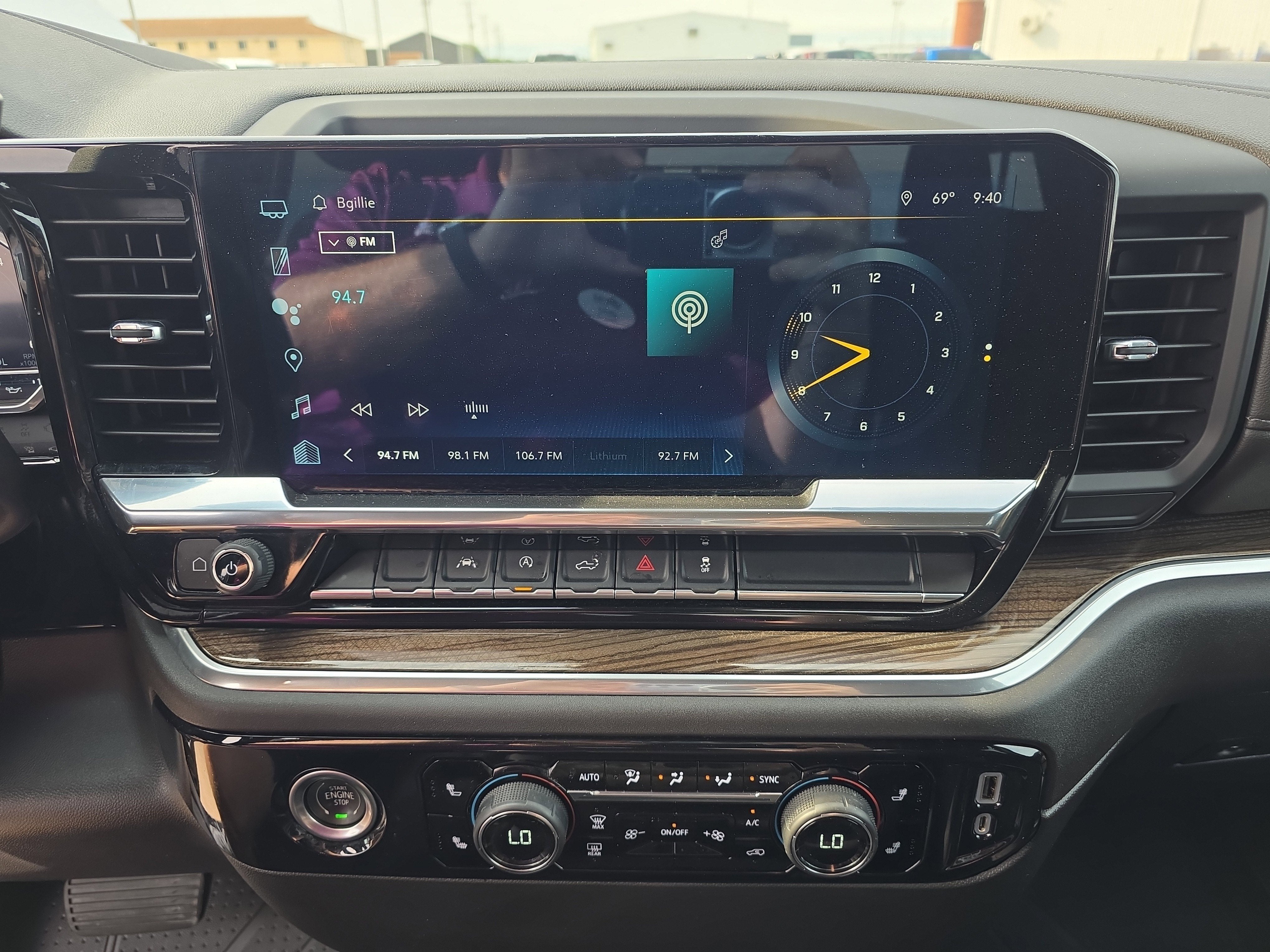 2022 Chevrolet Silverado 1500 LT (2FL)