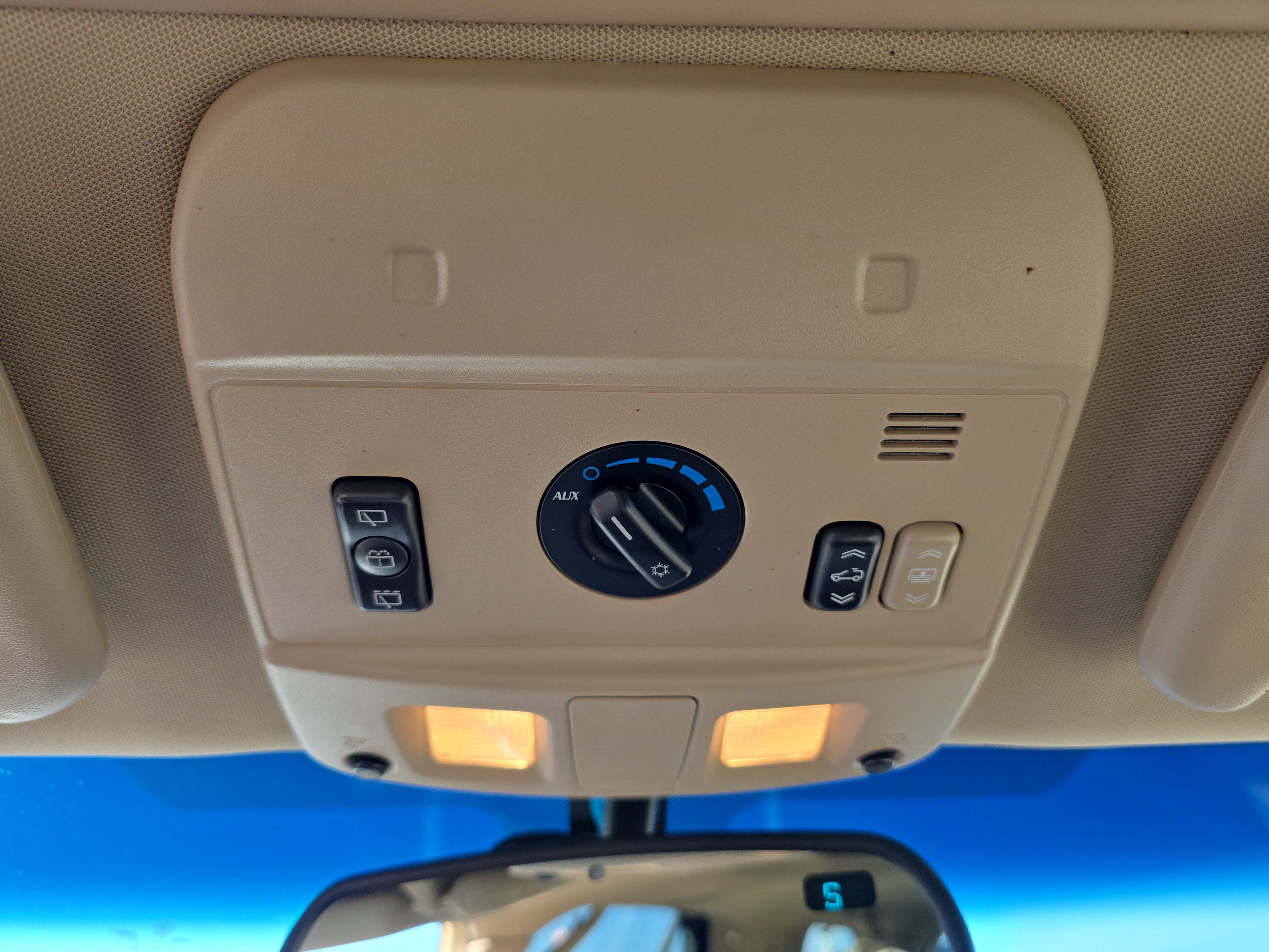 2007 Cadillac SRX Base