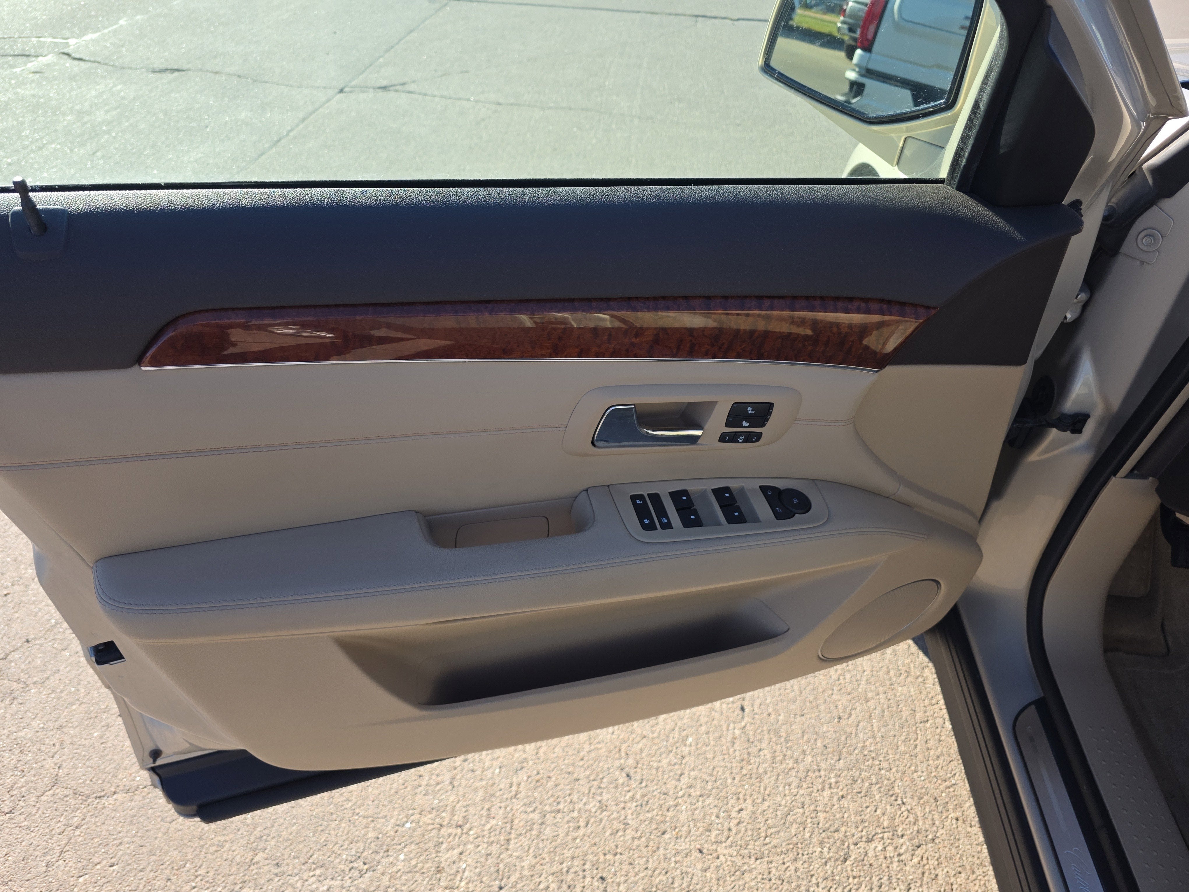 2007 Cadillac SRX Base