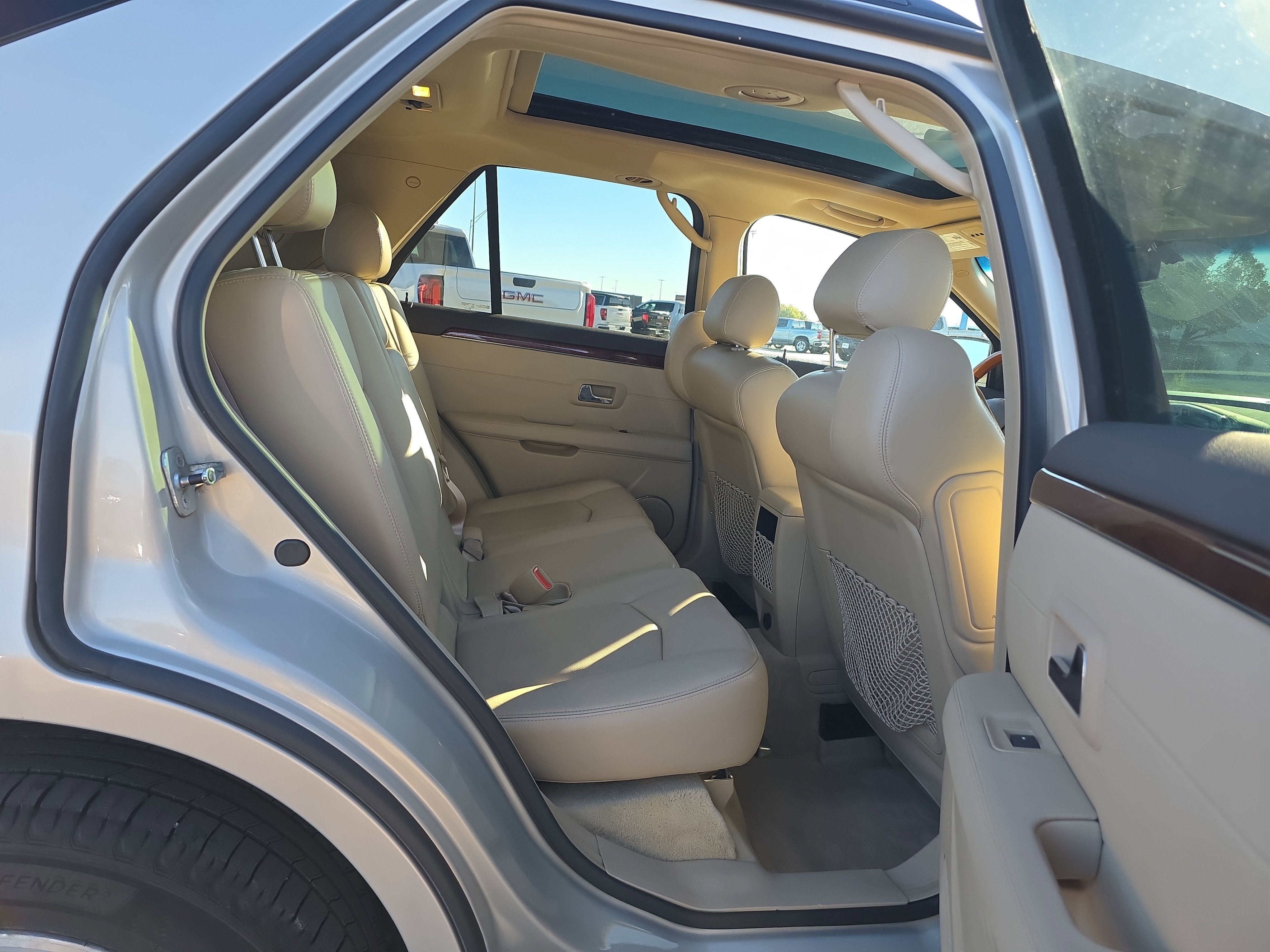 2007 Cadillac SRX Base