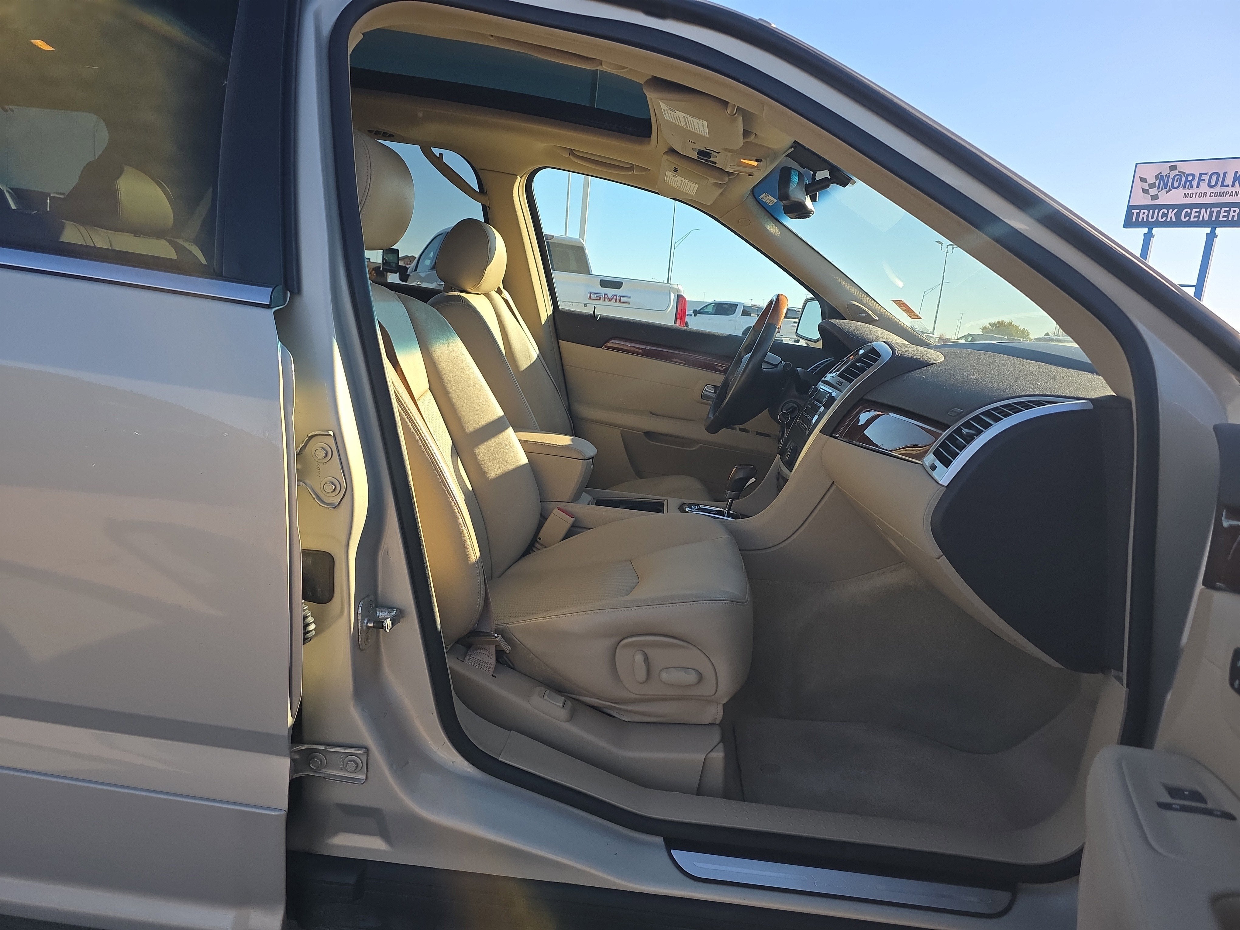 2007 Cadillac SRX Base