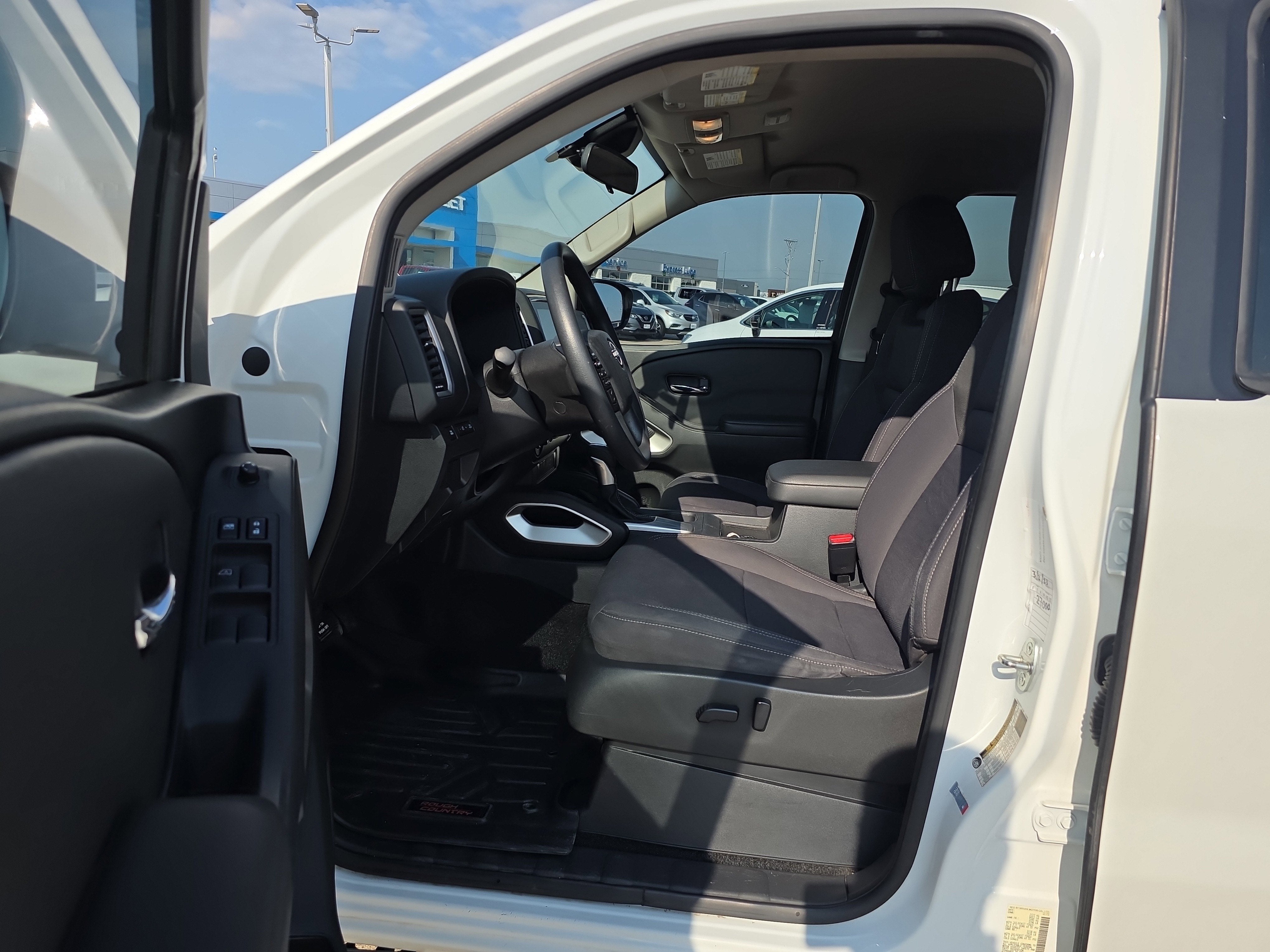 2022 Nissan Frontier SV