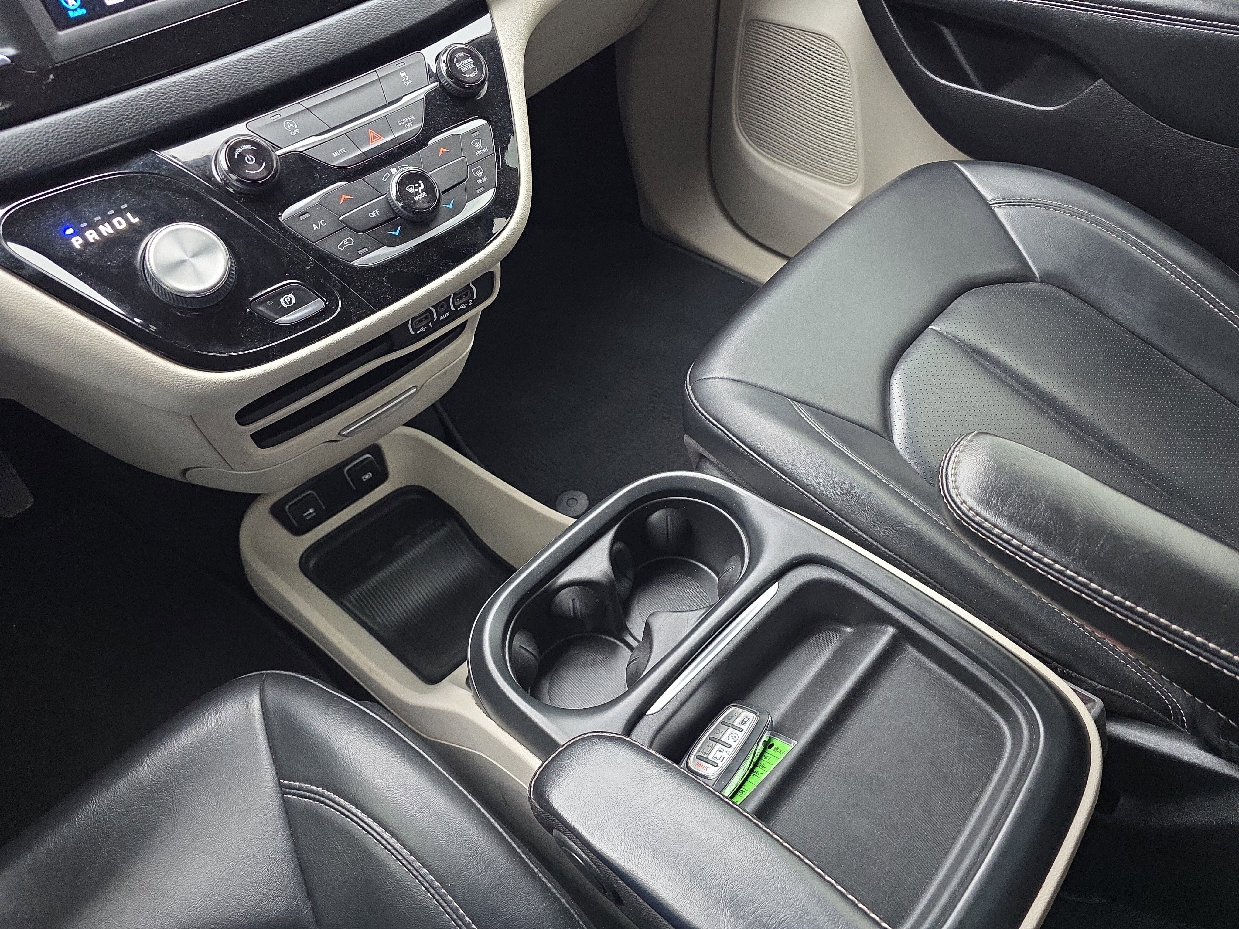 2021 Chrysler Voyager LXI