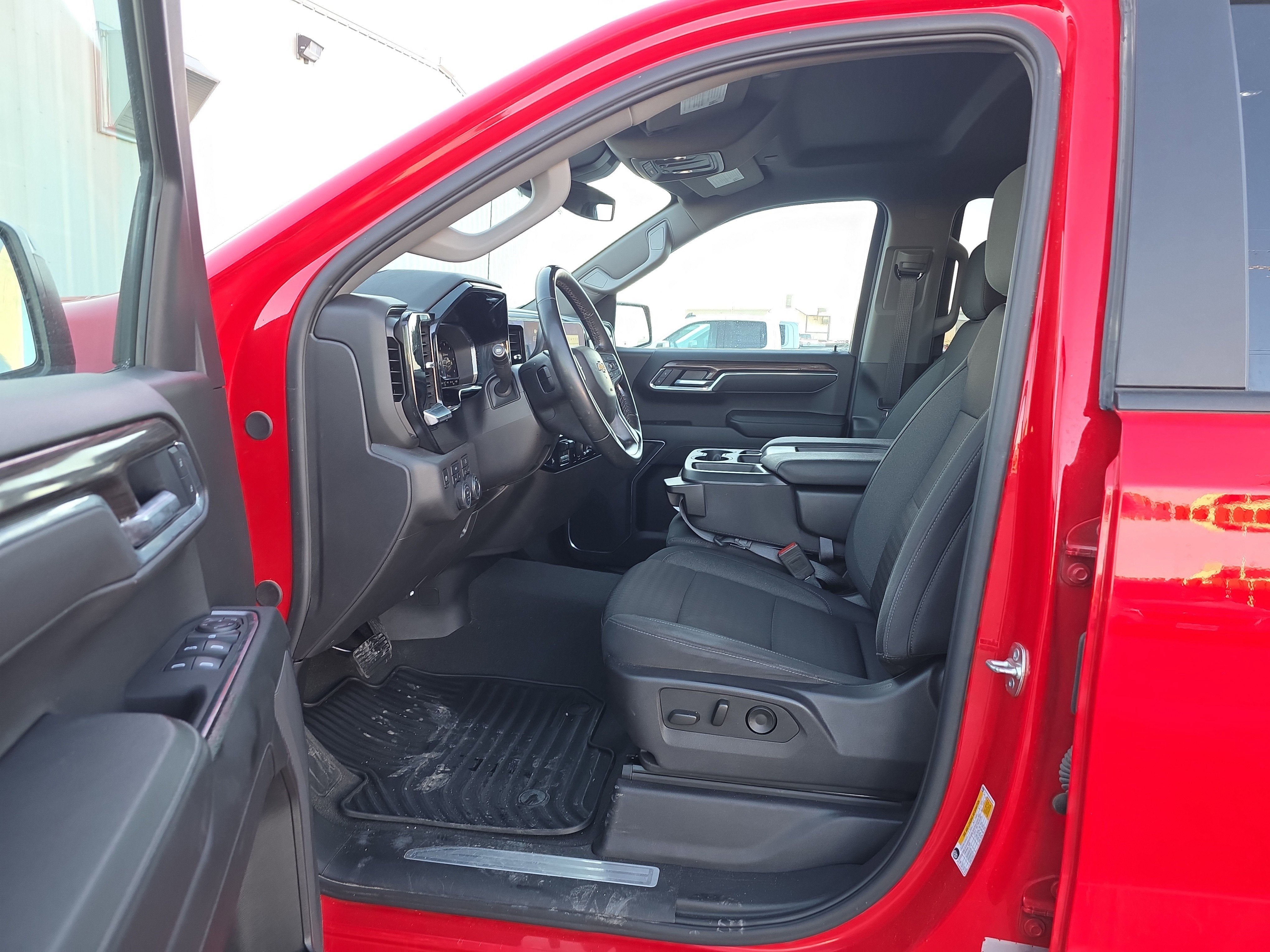 2025 Chevrolet Silverado 1500 LT (2FL)