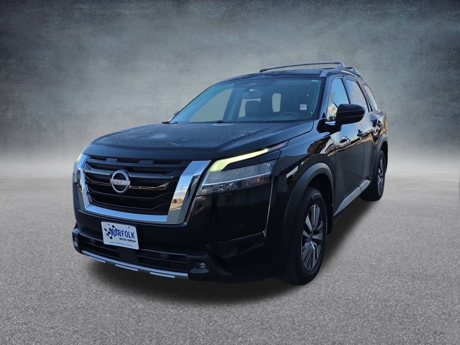 2022 Nissan Pathfinder SL