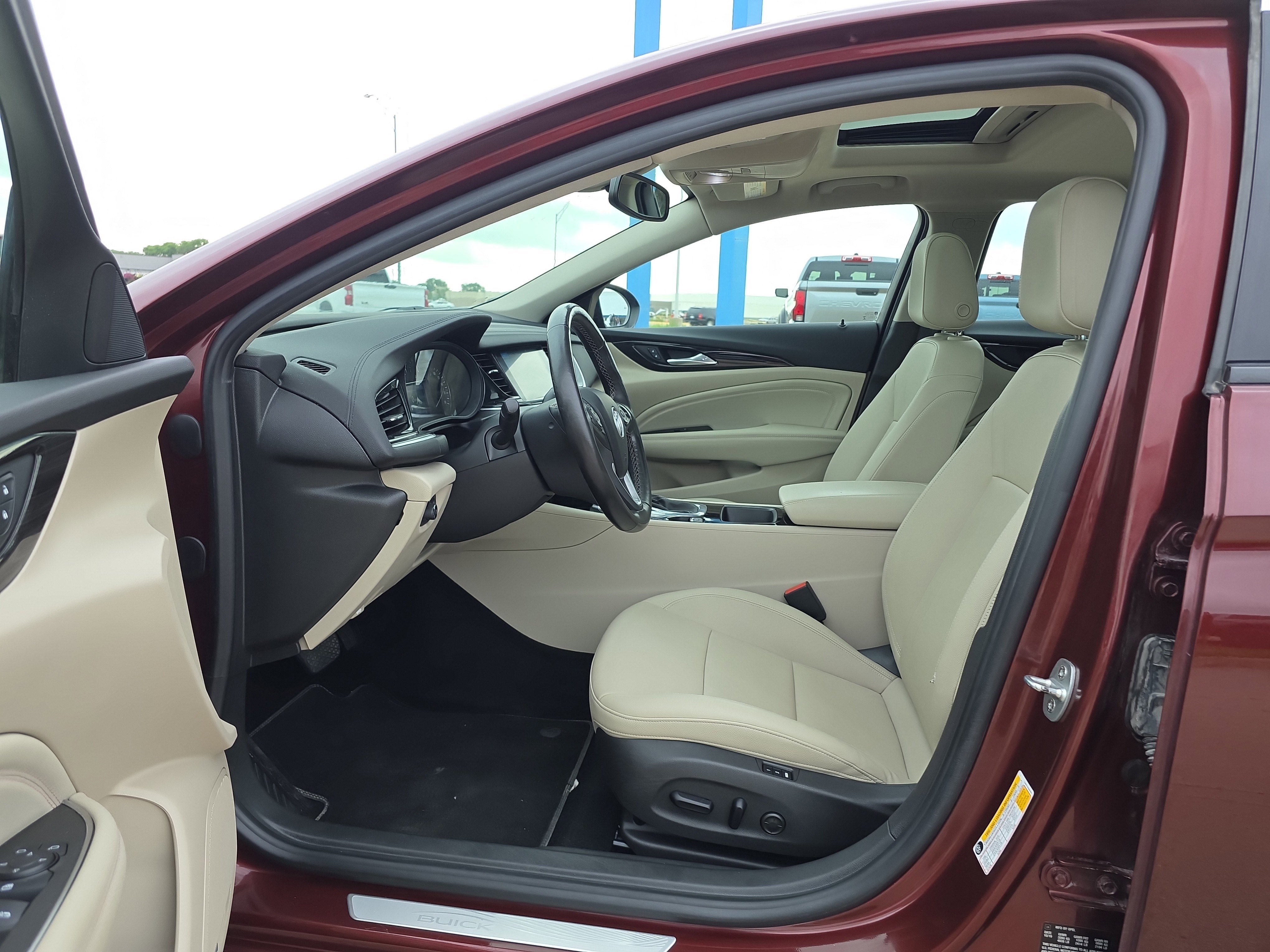 2020 Buick Regal Sportback Essence