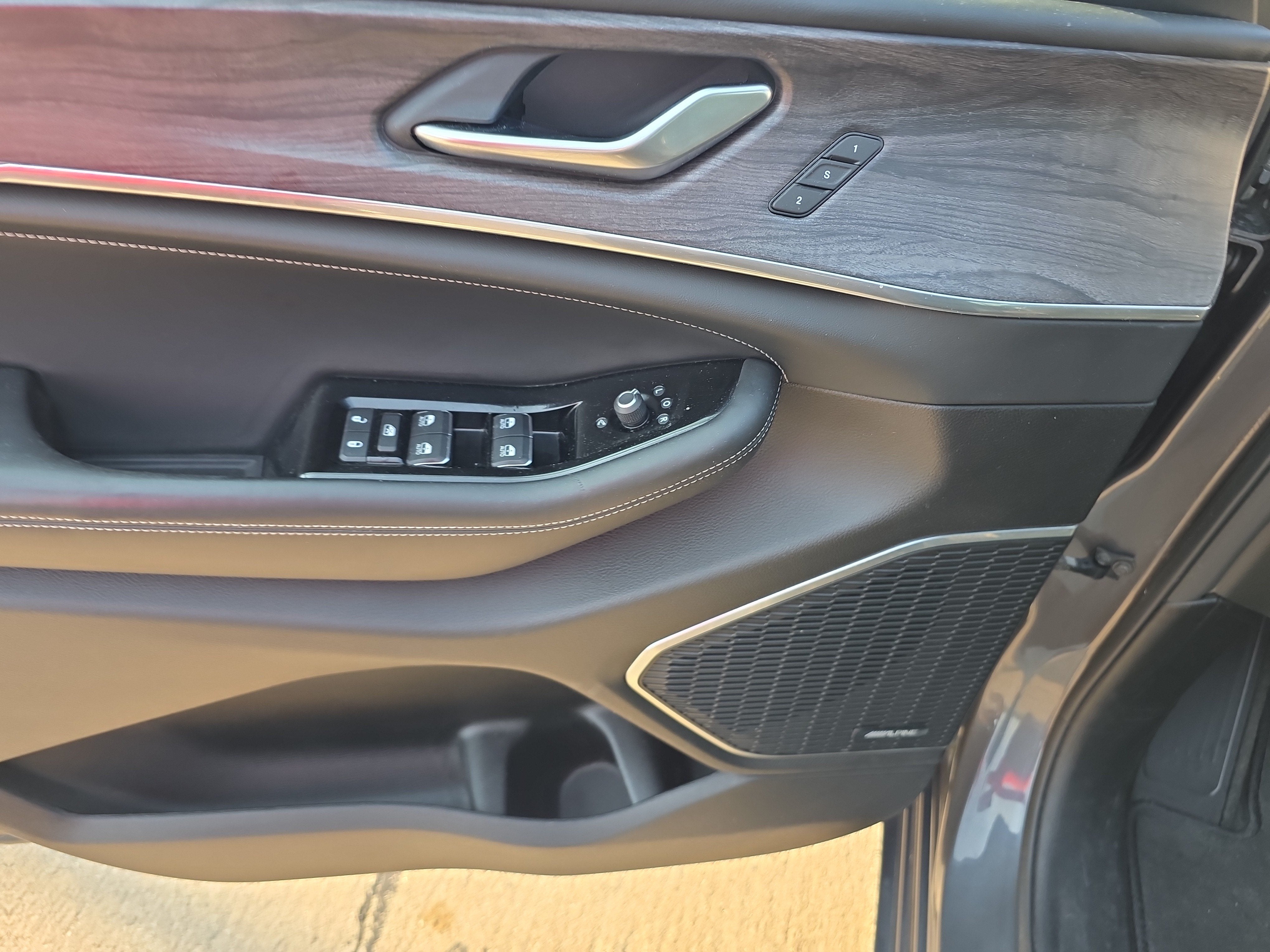 2022 Jeep Grand Cherokee L Overland 4x4