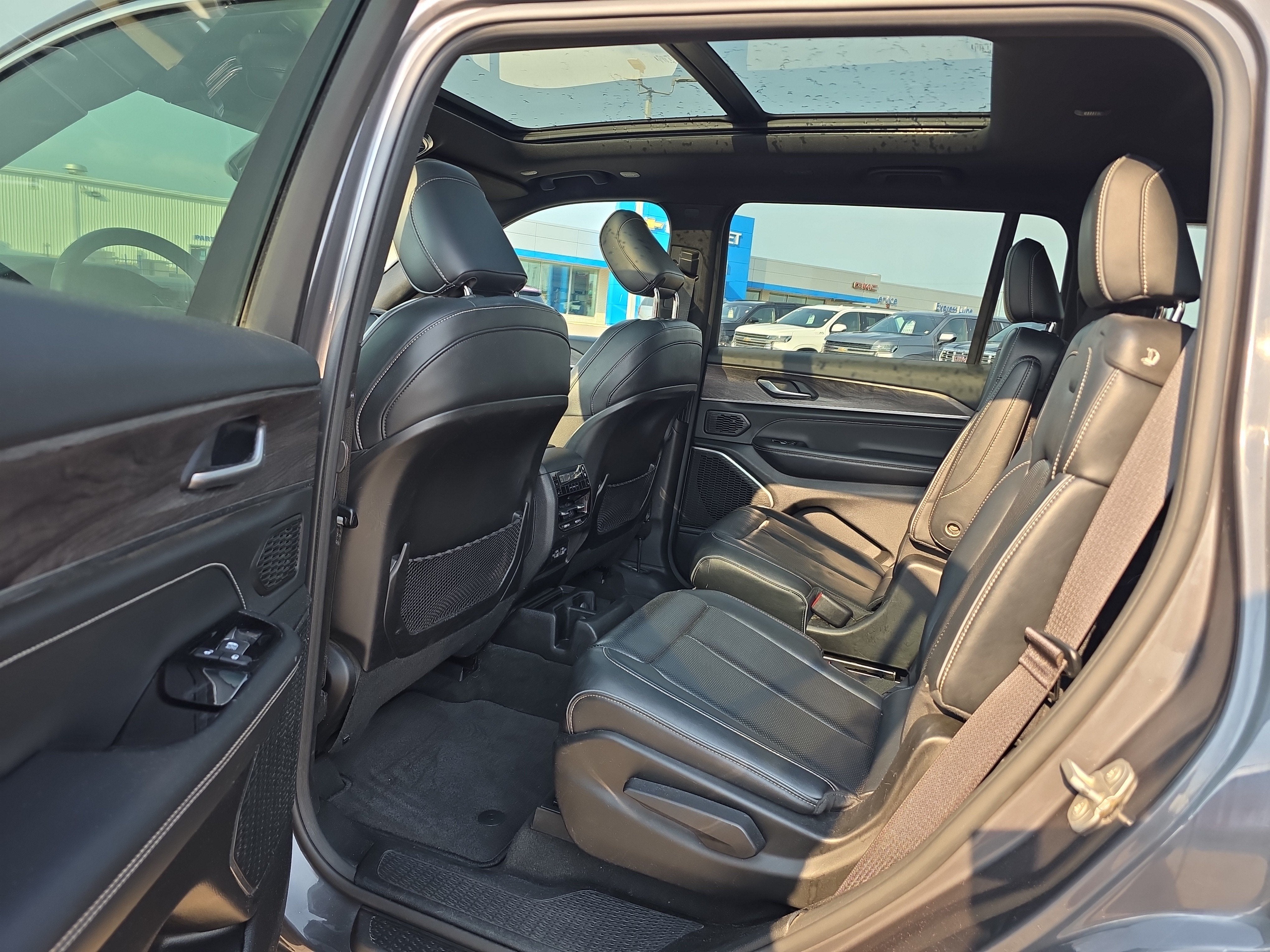 2022 Jeep Grand Cherokee L Overland 4x4