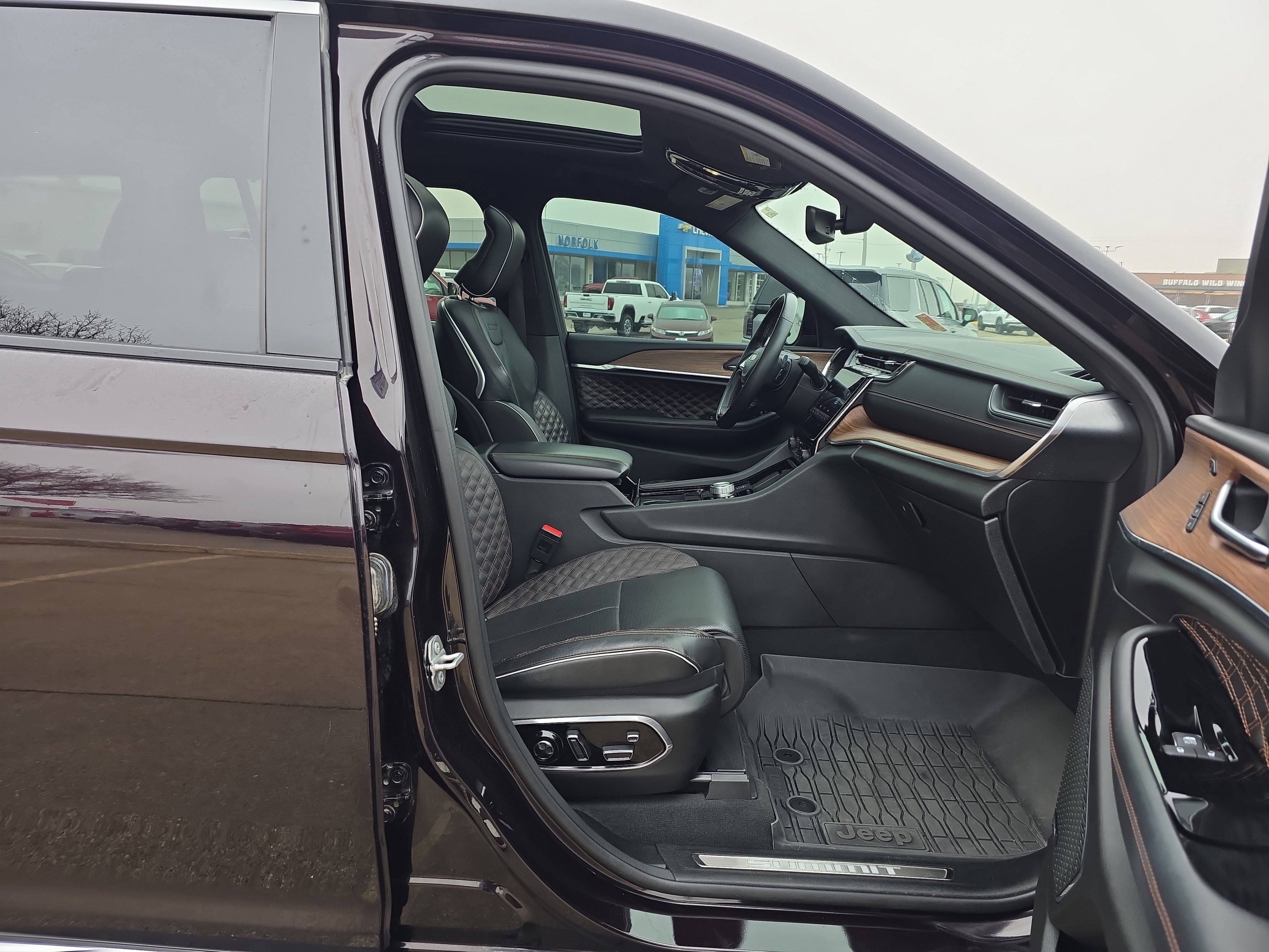 2023 Jeep Grand Cherokee L Summit 4x4