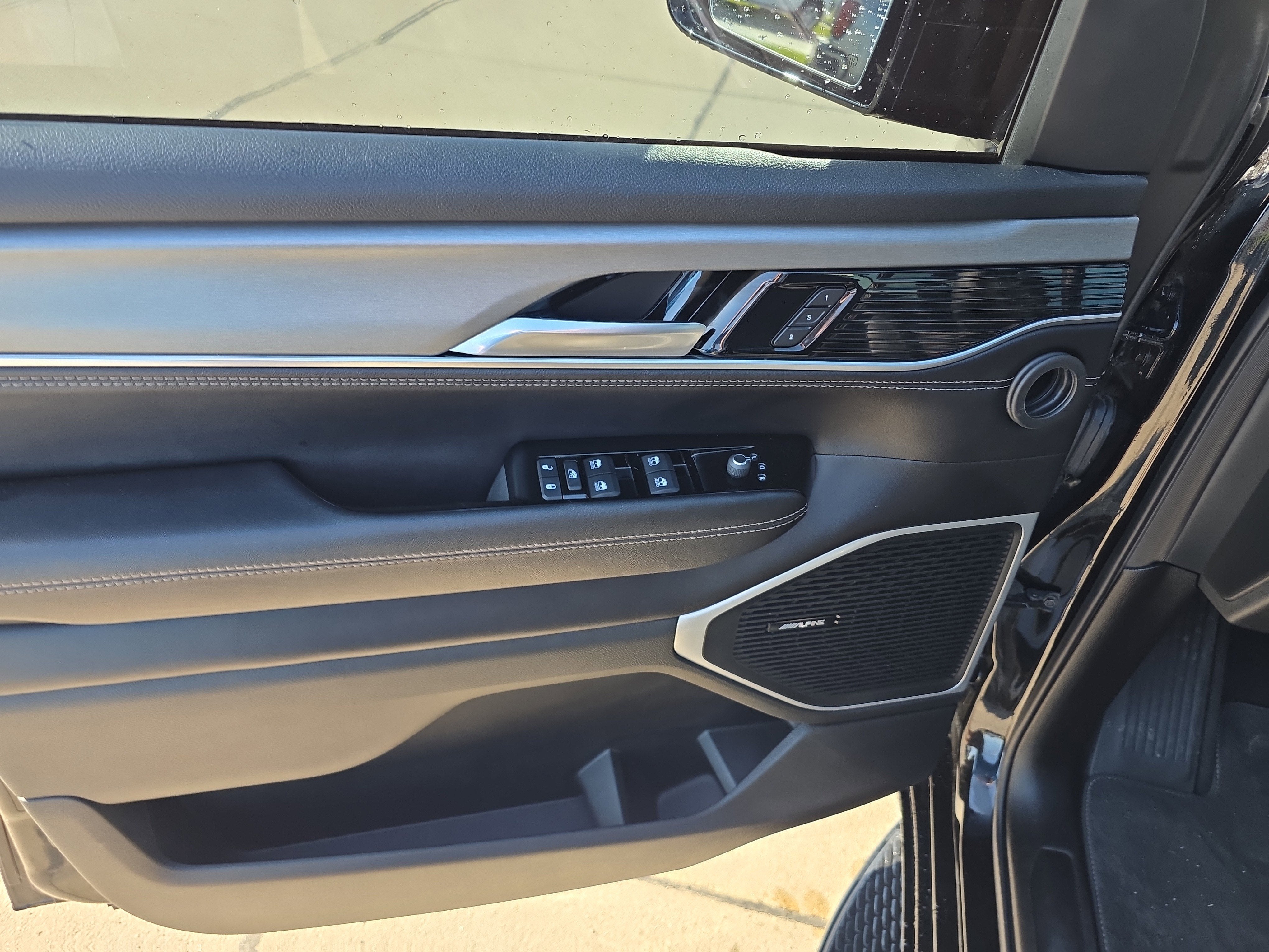2023 Jeep Wagoneer Series II Carbide 4x4