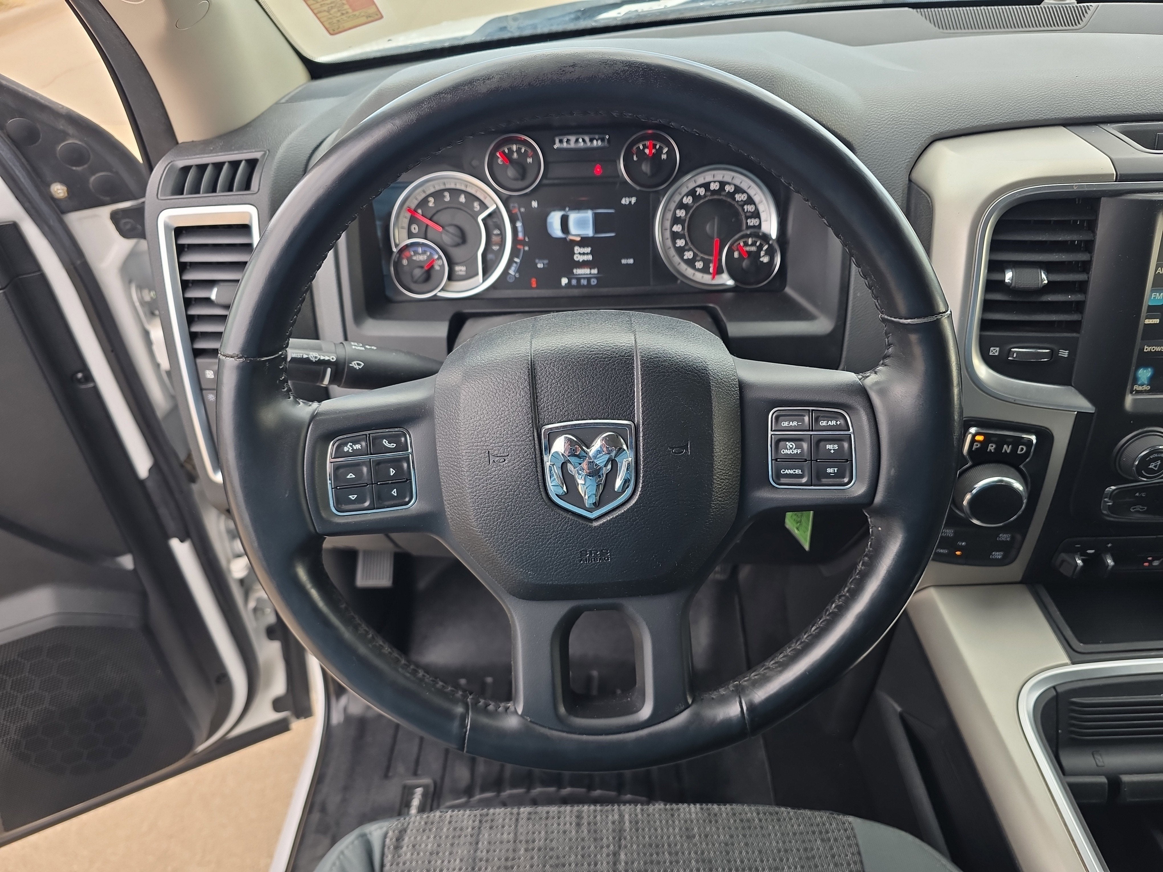 2017 RAM 1500 Big Horn Crew Cab 4x4 5'7" Box