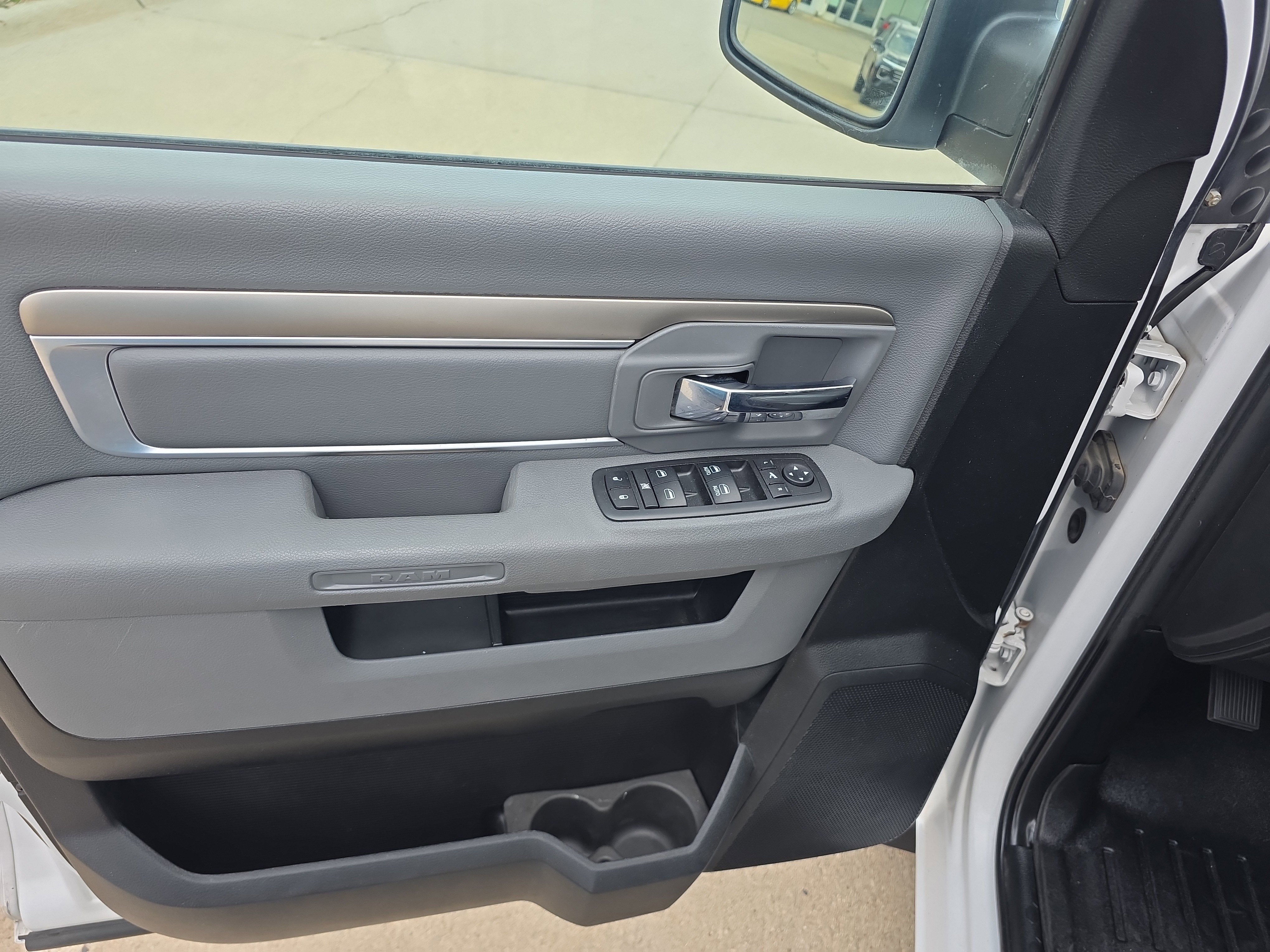 2017 RAM 1500 Big Horn Crew Cab 4x4 5'7" Box