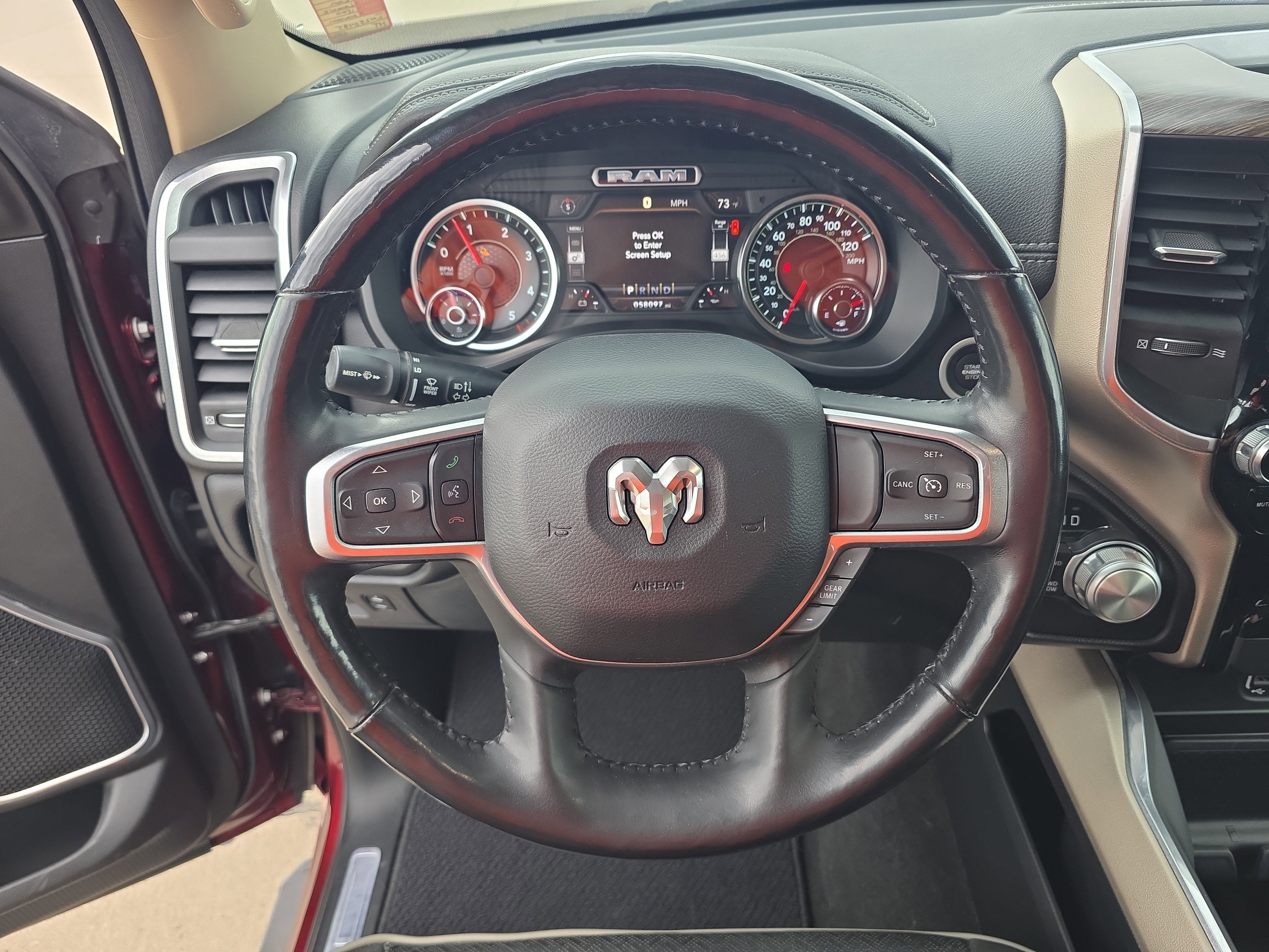 2020 RAM 1500 Laramie Crew Cab 4x4 5'7" Box