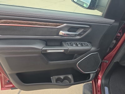 2020 RAM 1500 Laramie Crew Cab 4x4 5'7" Box