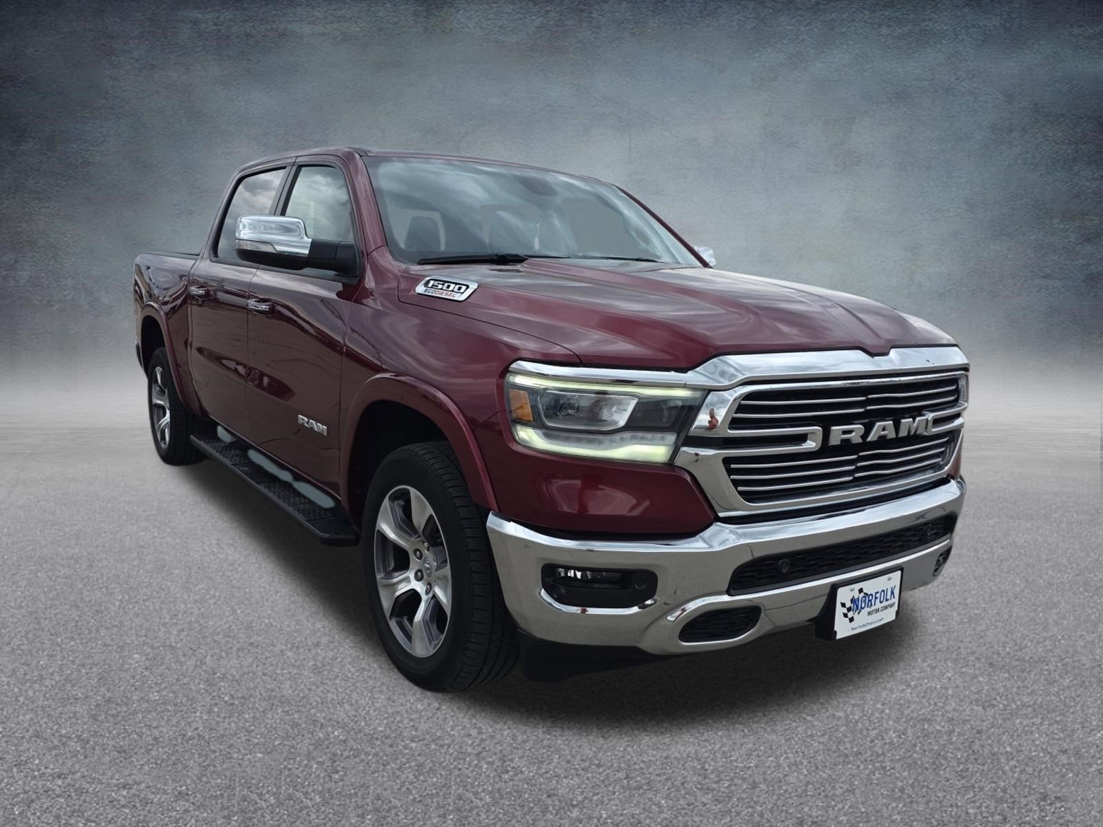 2020 RAM 1500 Laramie Crew Cab 4x4 5'7" Box