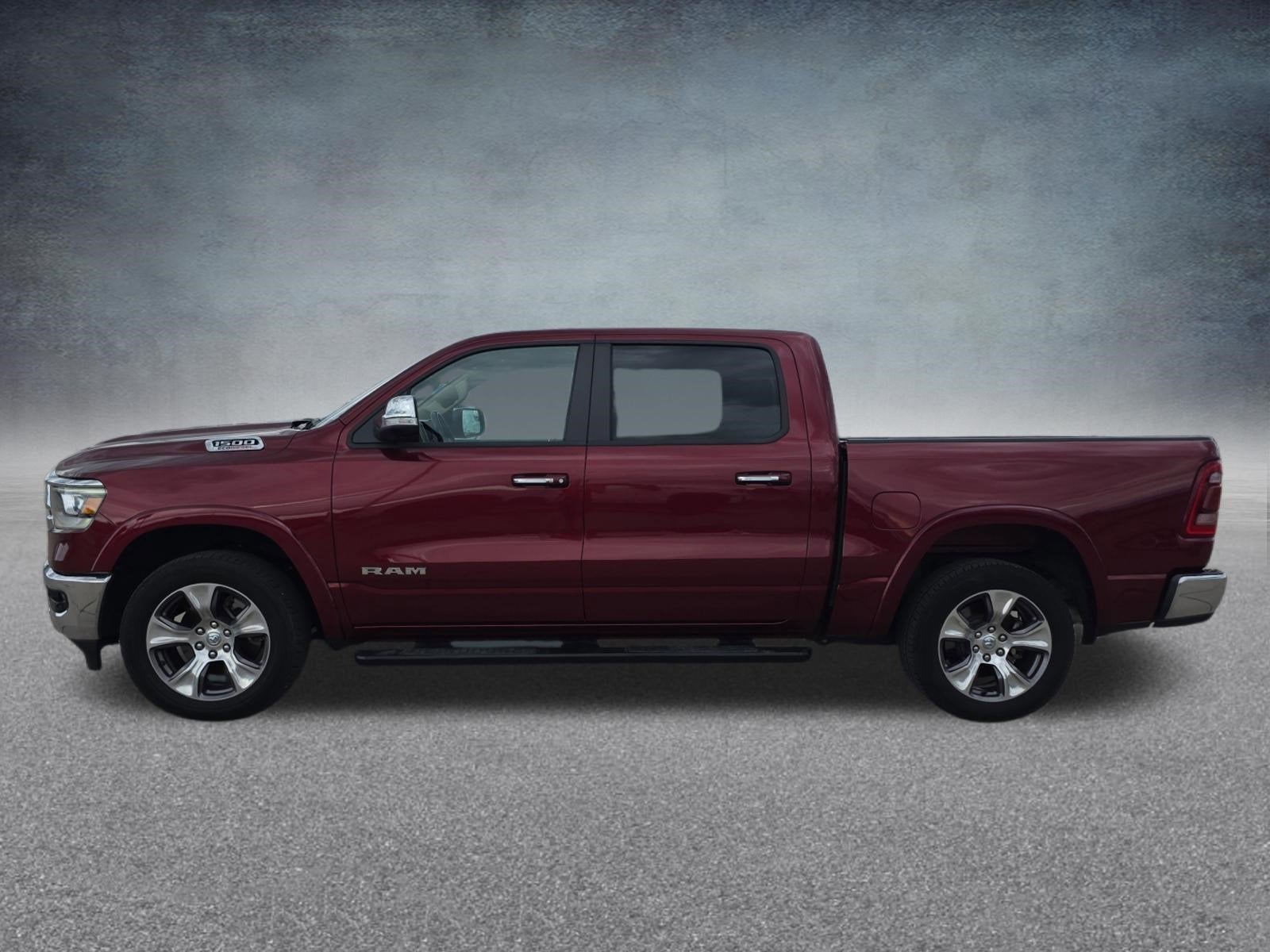 2020 RAM 1500 Laramie Crew Cab 4x4 5'7" Box