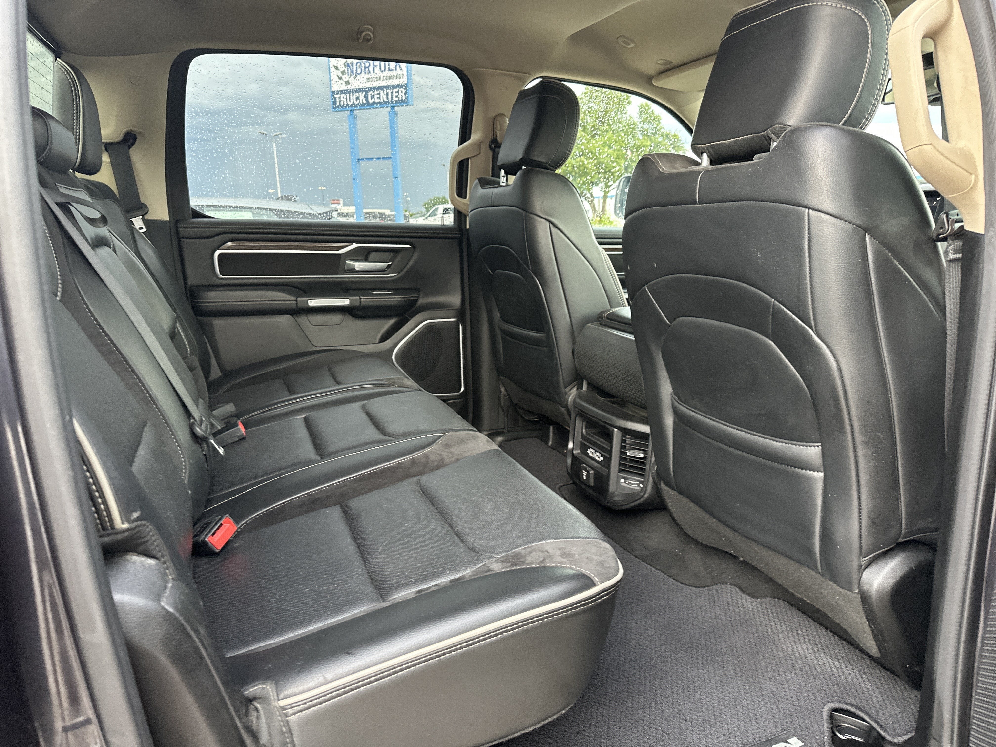2019 RAM 1500 Laramie Crew Cab 4x4 5'7" Box