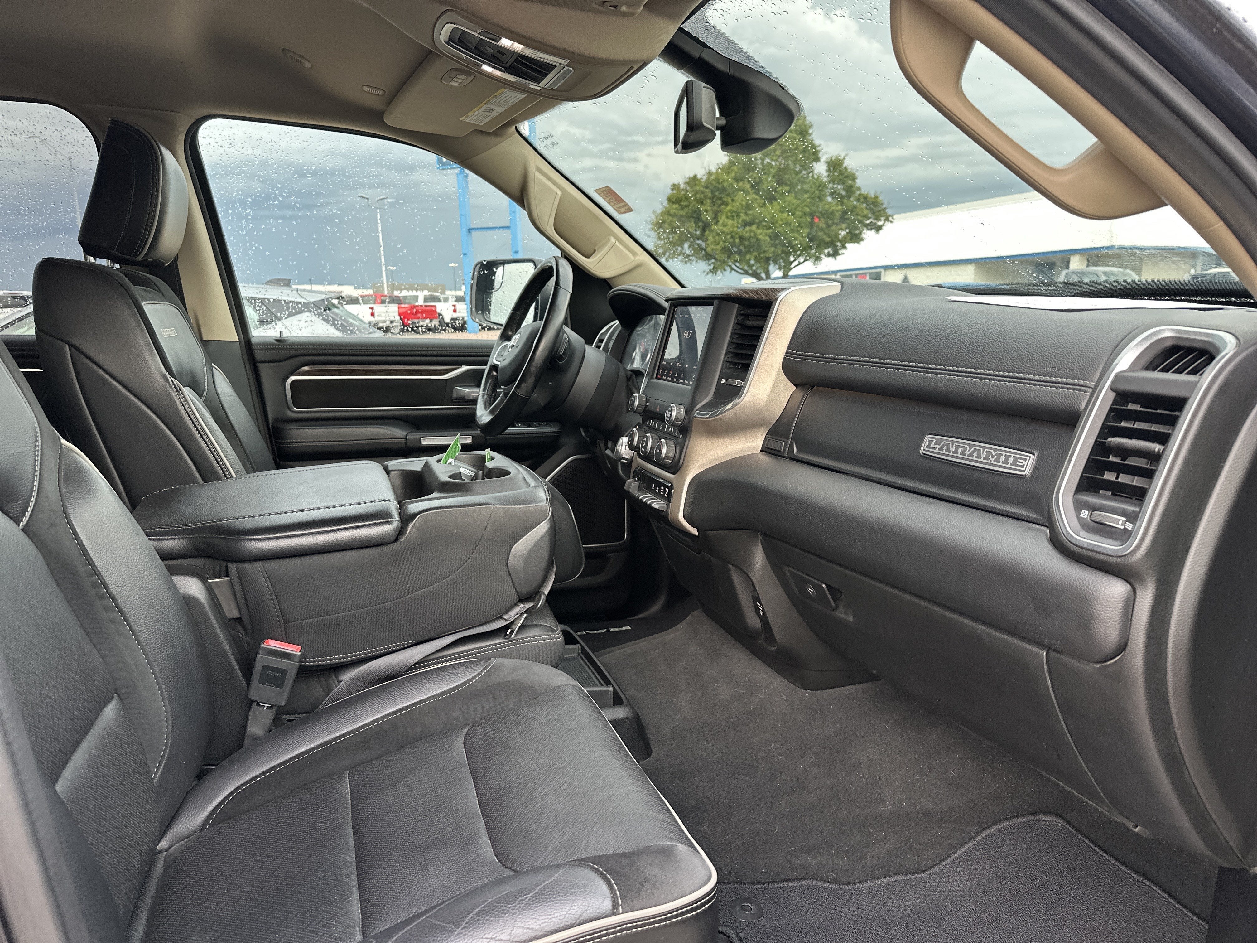 2019 RAM 1500 Laramie Crew Cab 4x4 5'7" Box