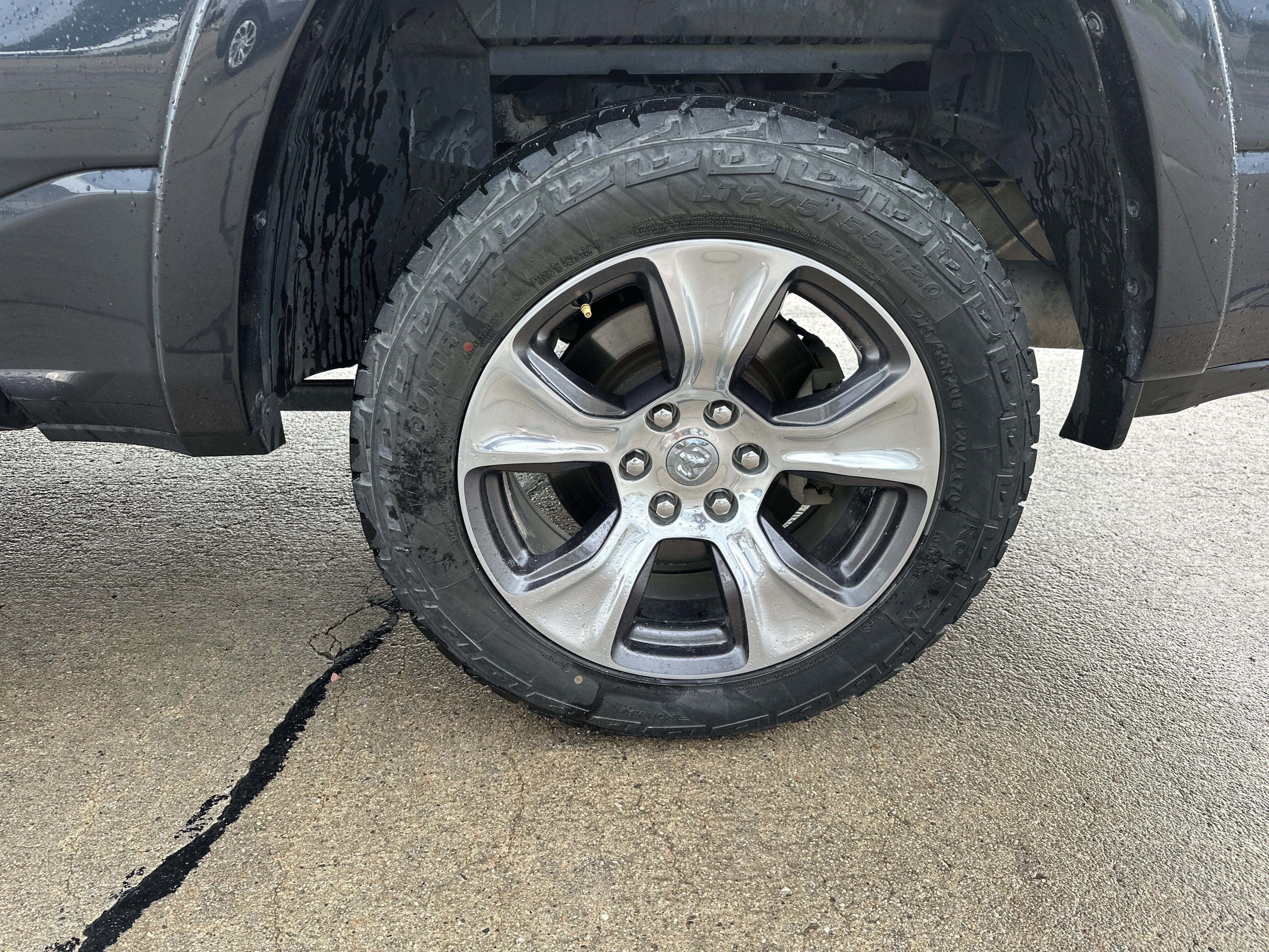 2019 RAM 1500 Laramie Crew Cab 4x4 5'7" Box