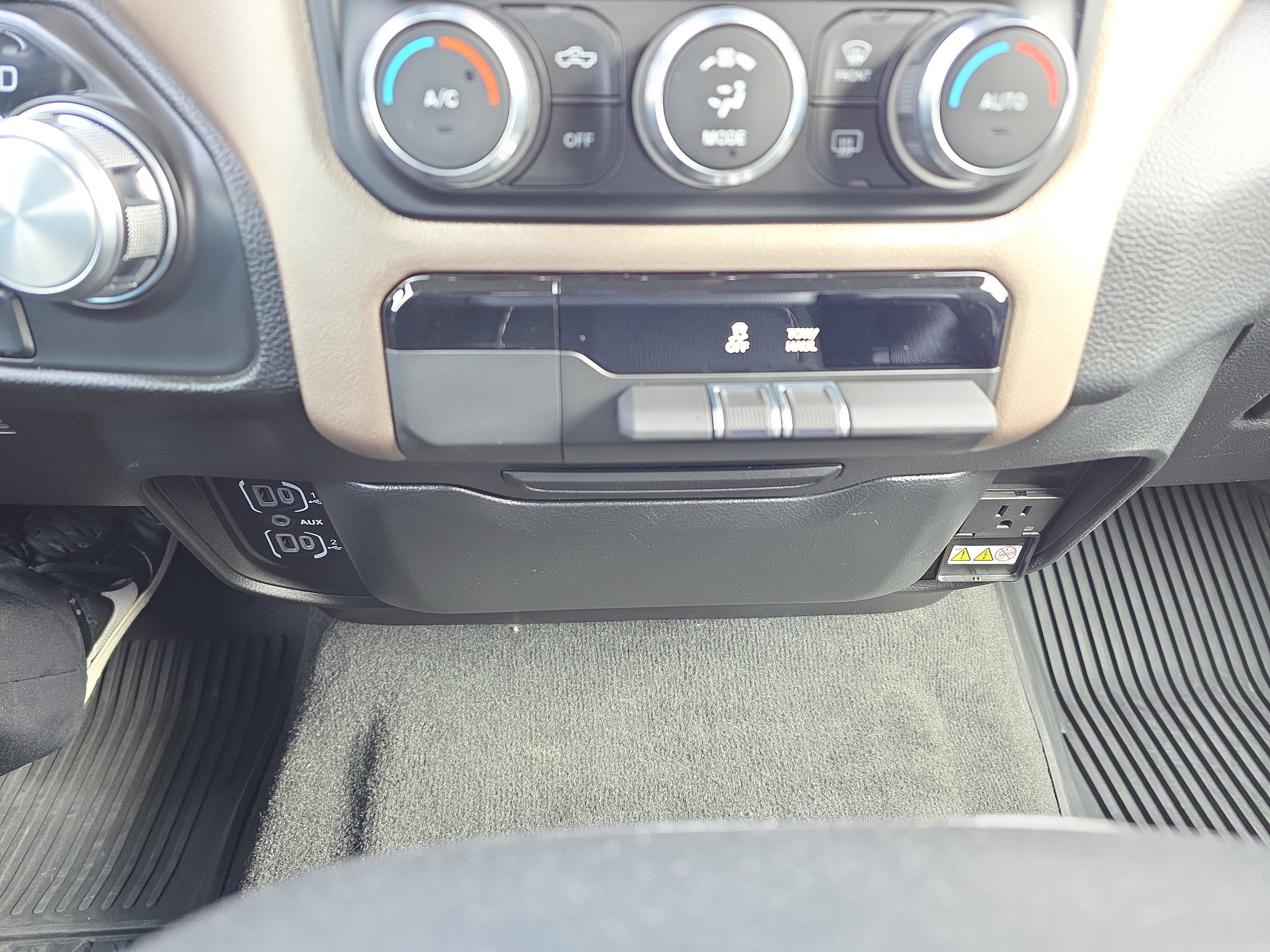 2021 RAM 1500 Laramie Crew Cab 4x4 5'7" Box