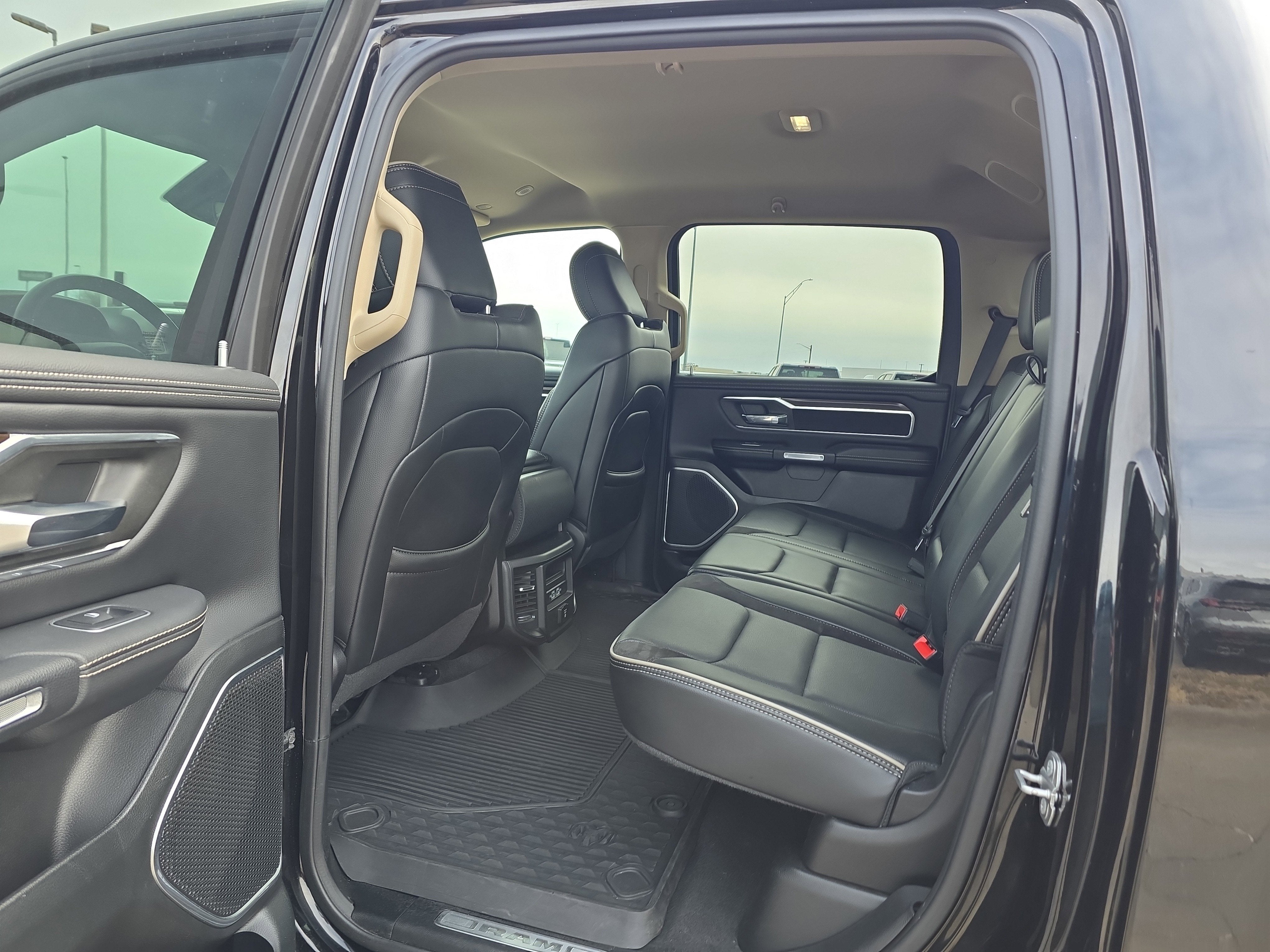 2021 RAM 1500 Laramie Crew Cab 4x4 5'7" Box