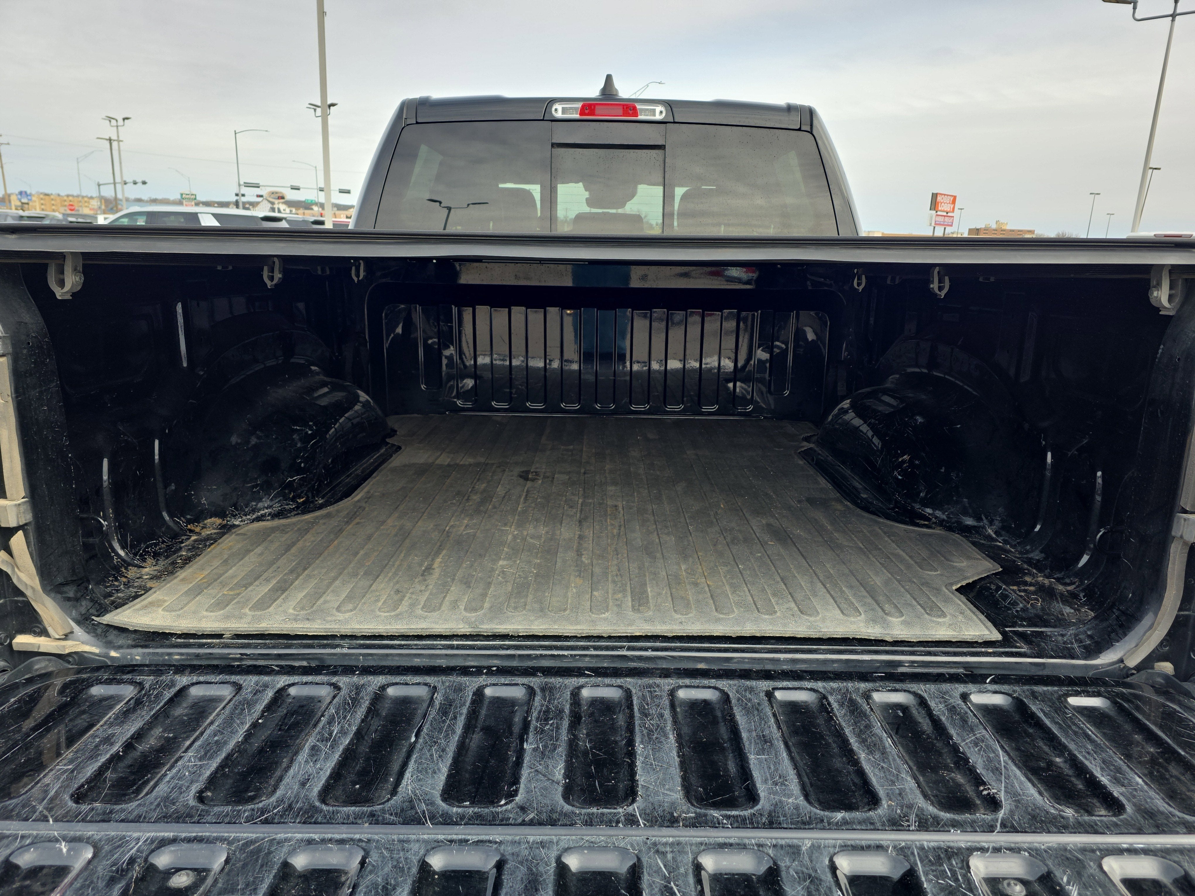 2021 RAM 1500 Laramie Crew Cab 4x4 5'7" Box
