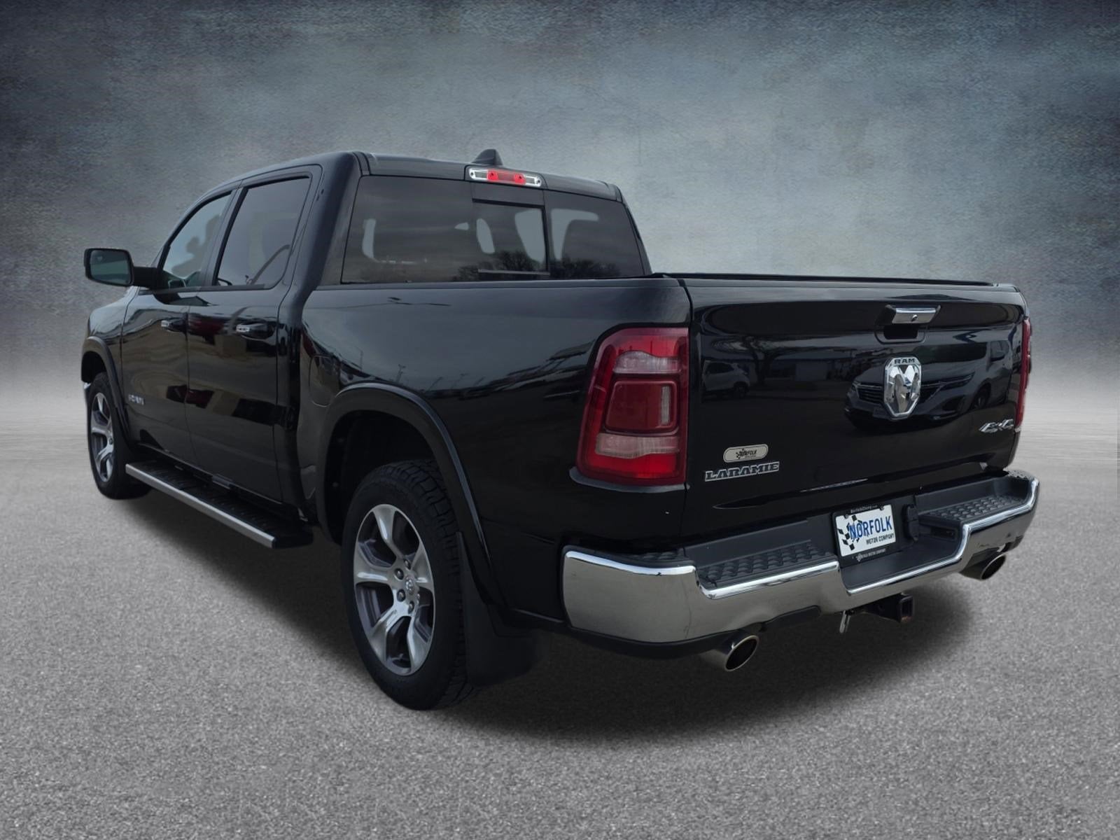 2021 RAM 1500 Laramie Crew Cab 4x4 5'7" Box