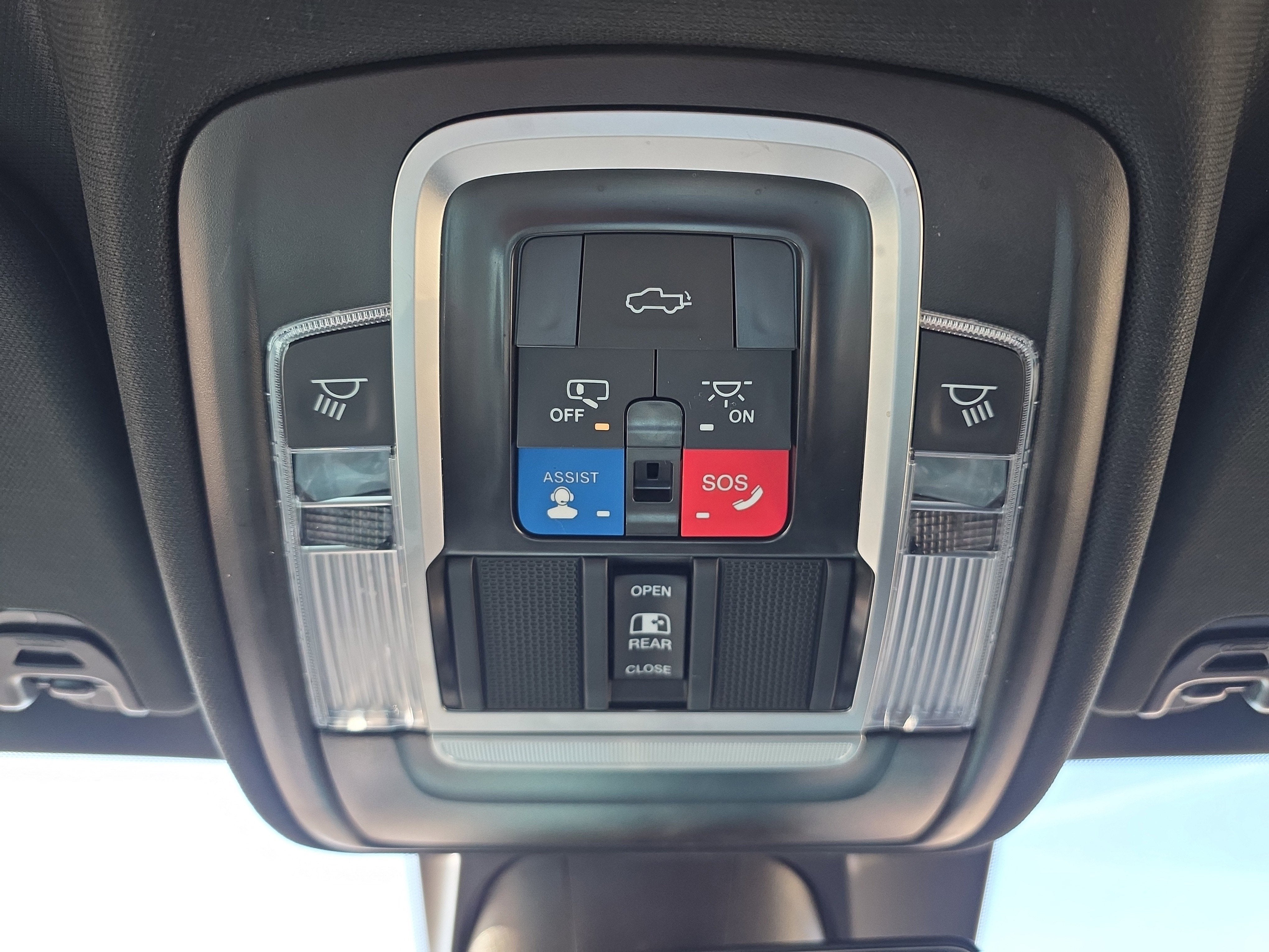 2023 RAM 1500 Laramie Crew Cab 4x4 6'4" Box