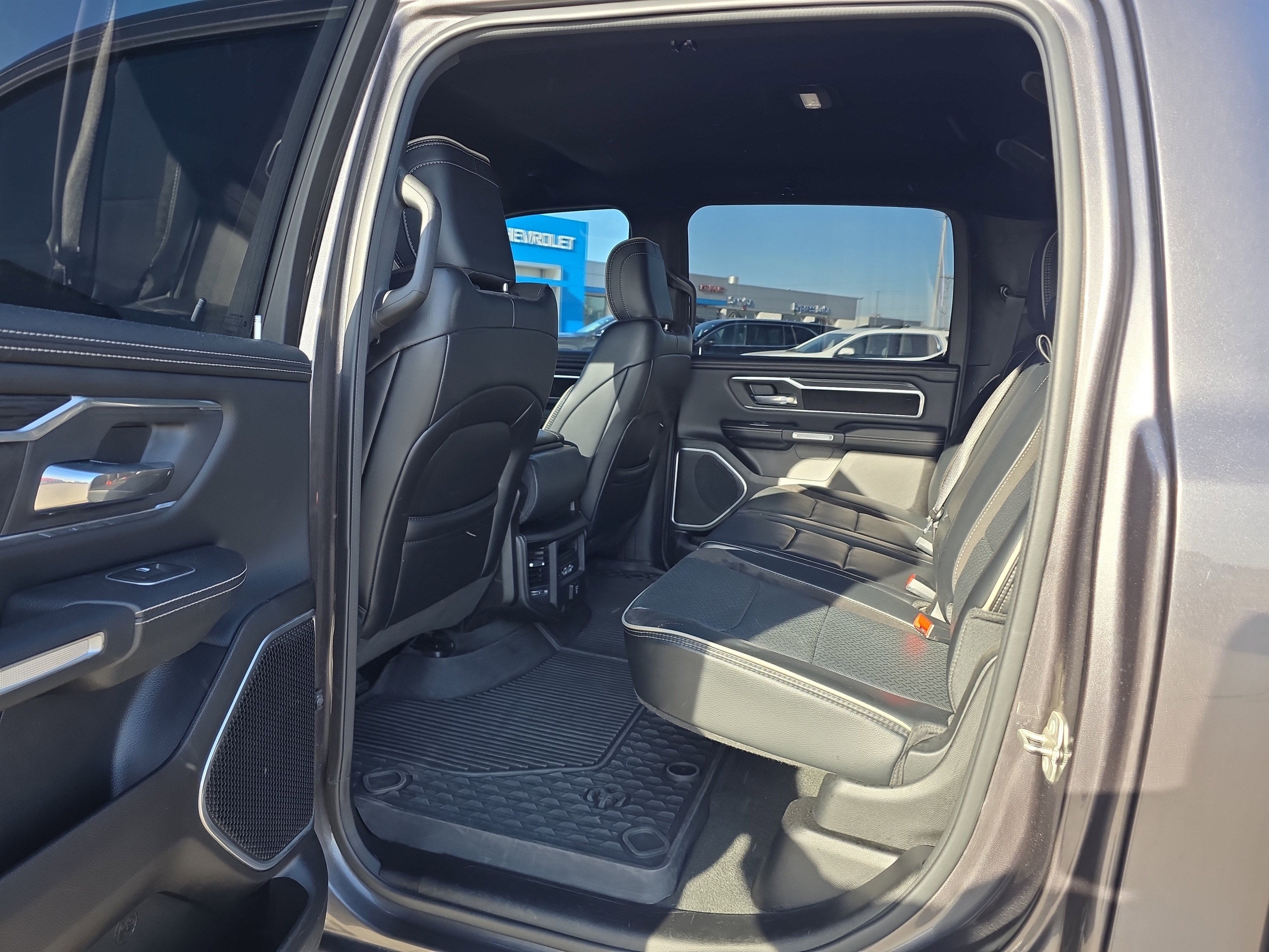 2023 RAM 1500 Laramie Crew Cab 4x4 6'4" Box