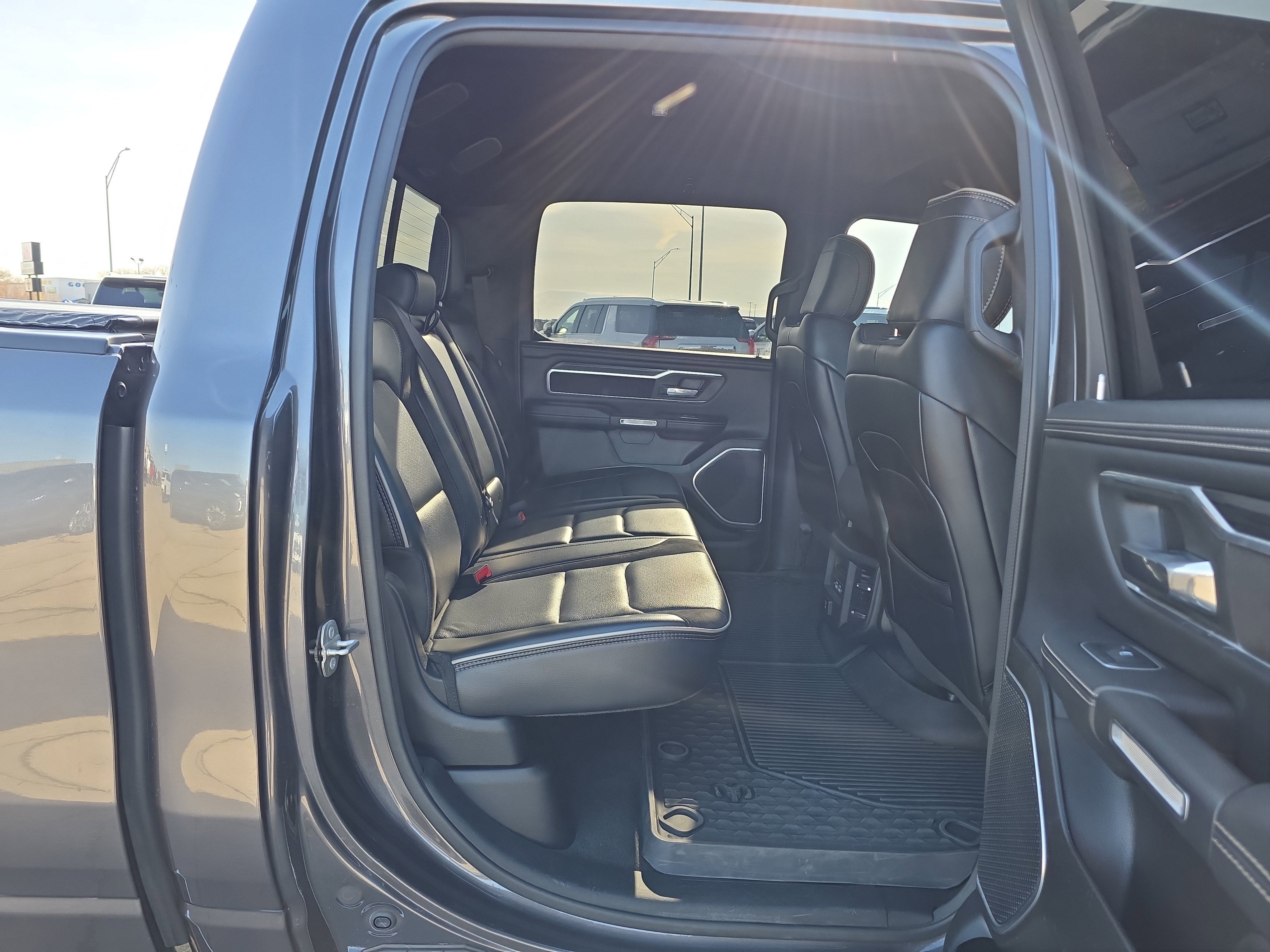 2023 RAM 1500 Laramie Crew Cab 4x4 6'4" Box