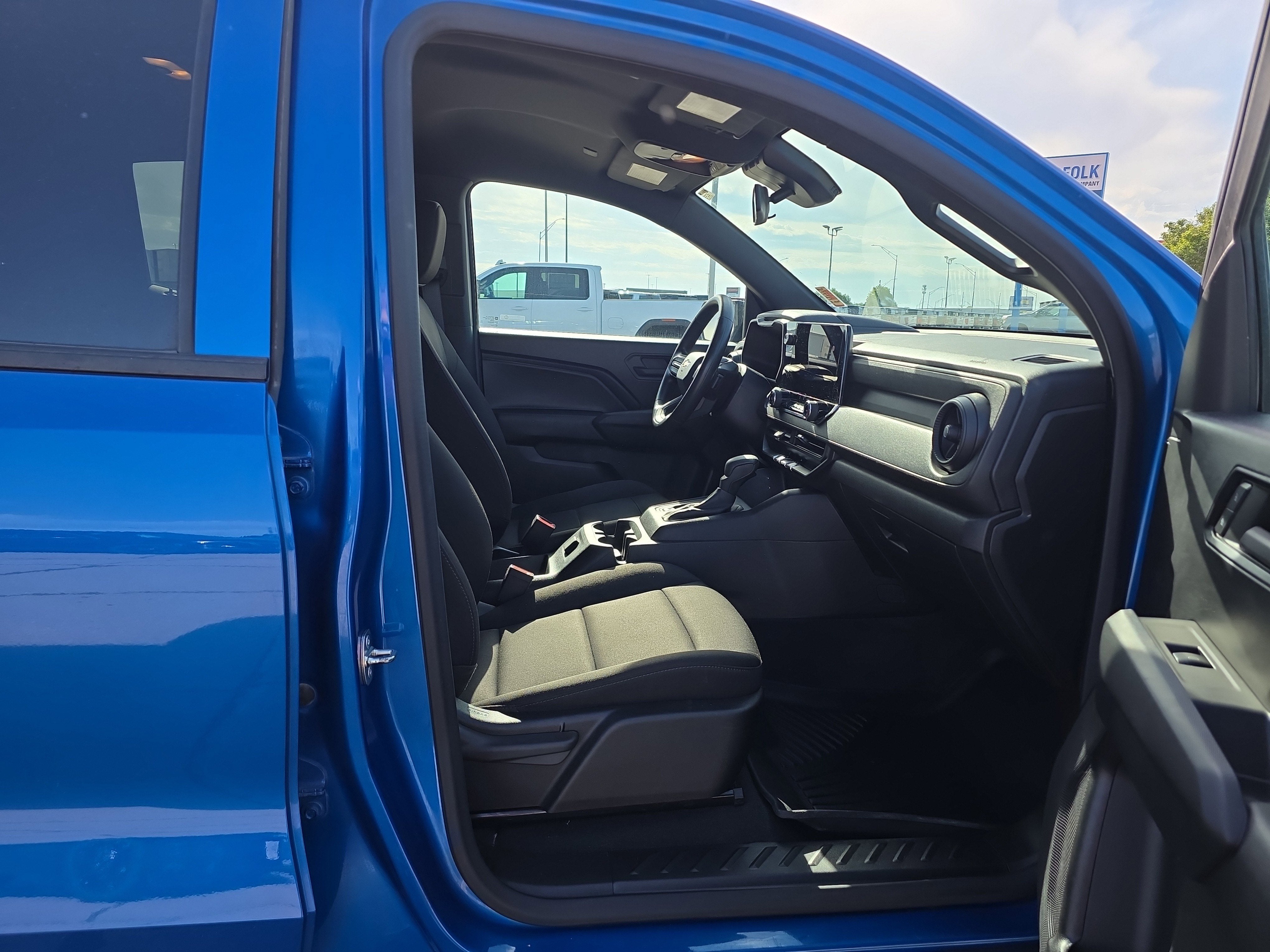 2023 Chevrolet Colorado WT