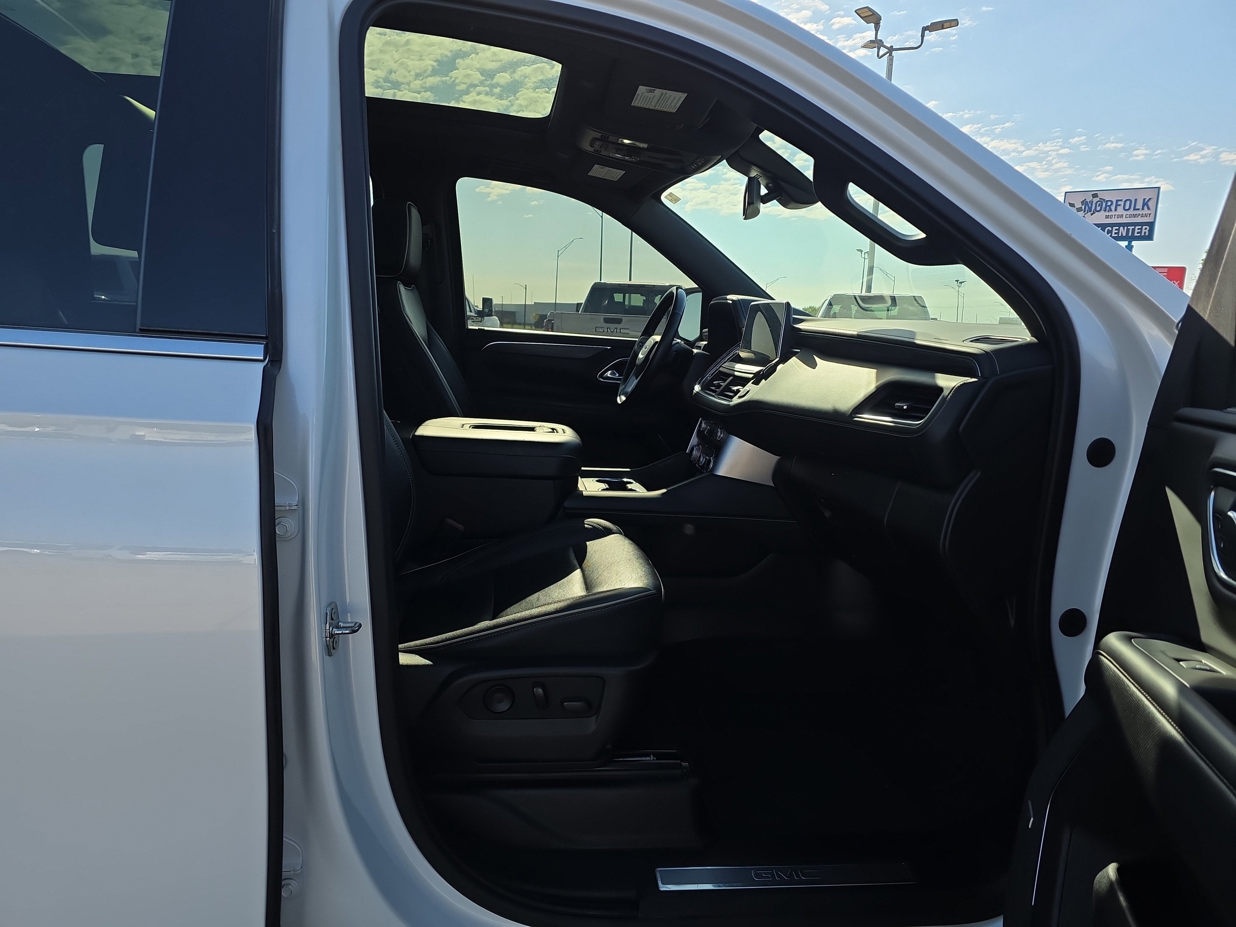 2021 GMC Yukon XL SLT