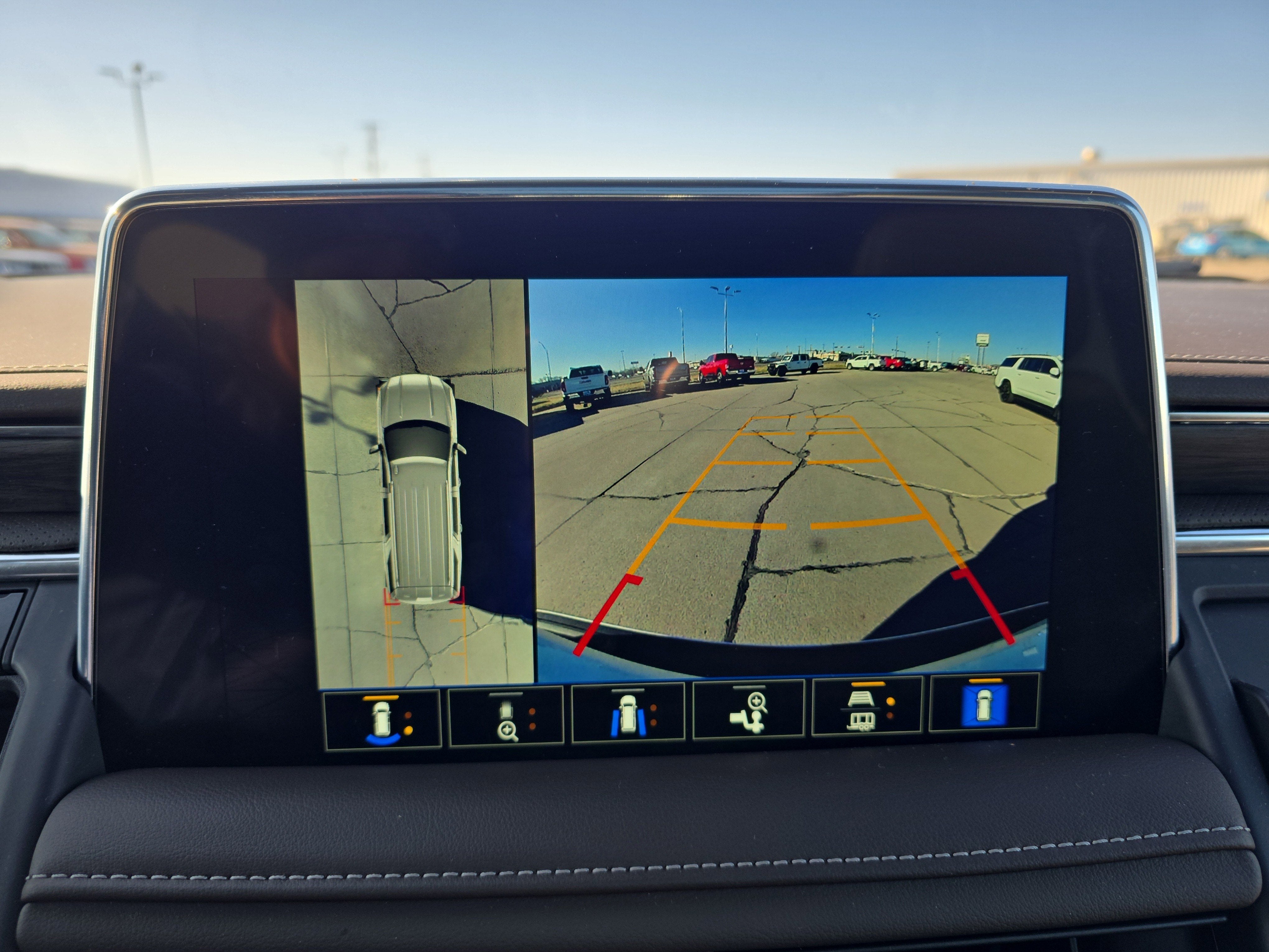 2023 GMC Yukon XL SLT