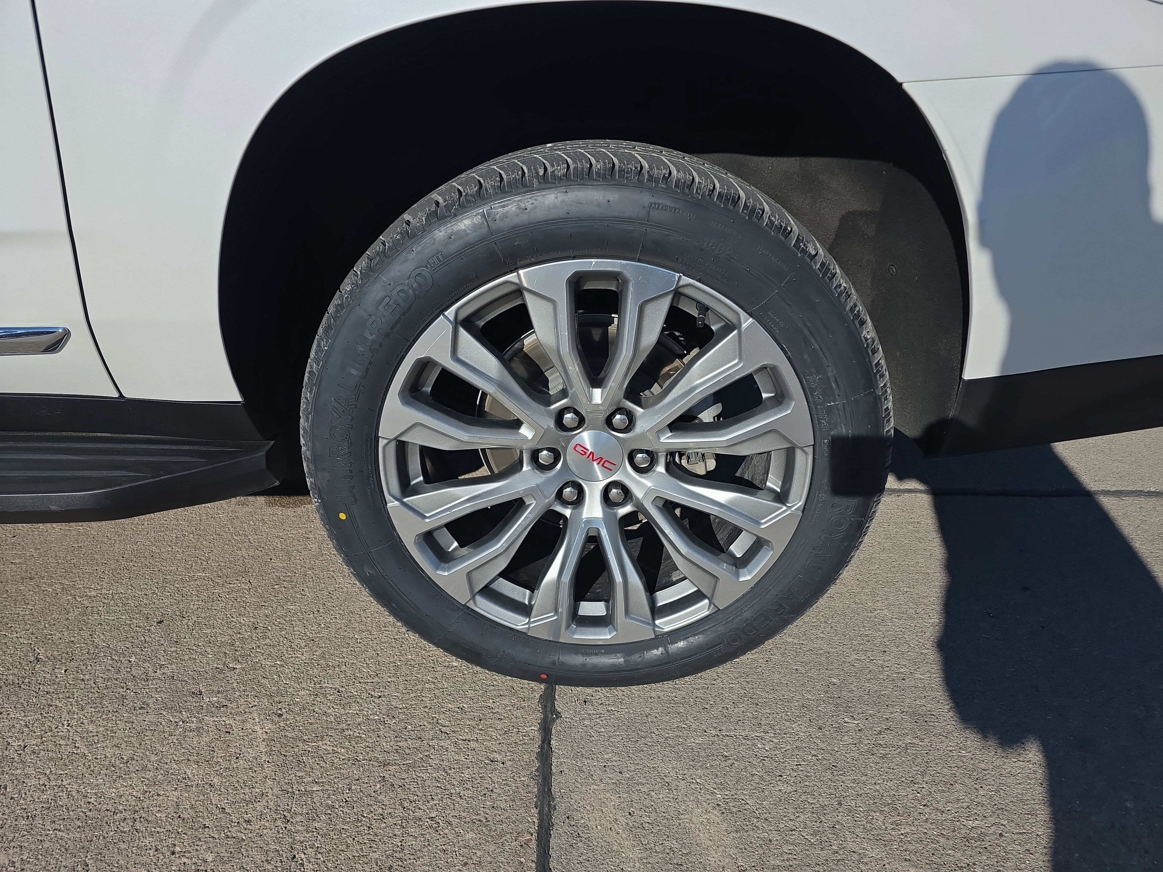 2023 GMC Yukon XL SLT