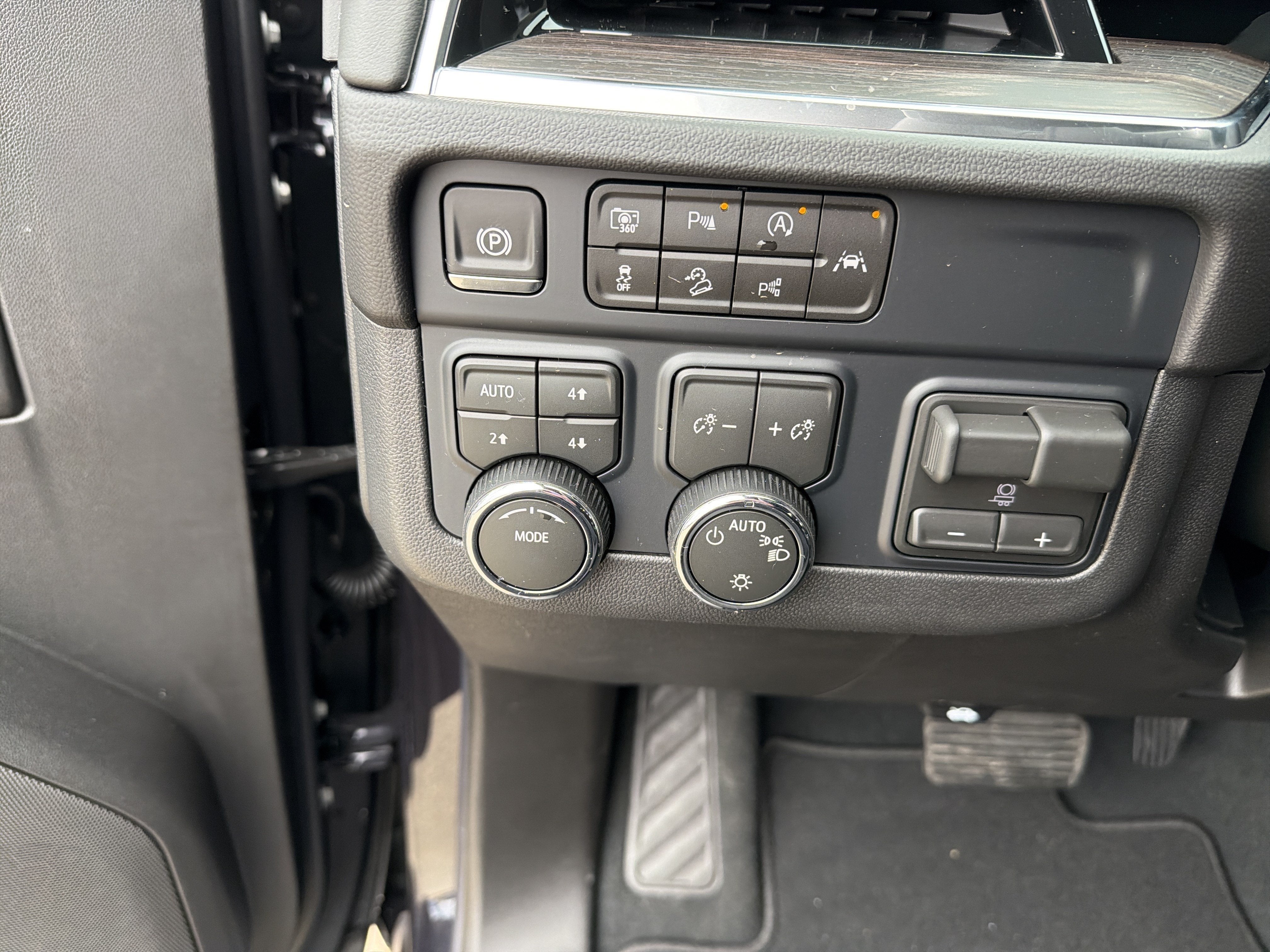 2027 Chevrolet Tahoe LS - Photo 13