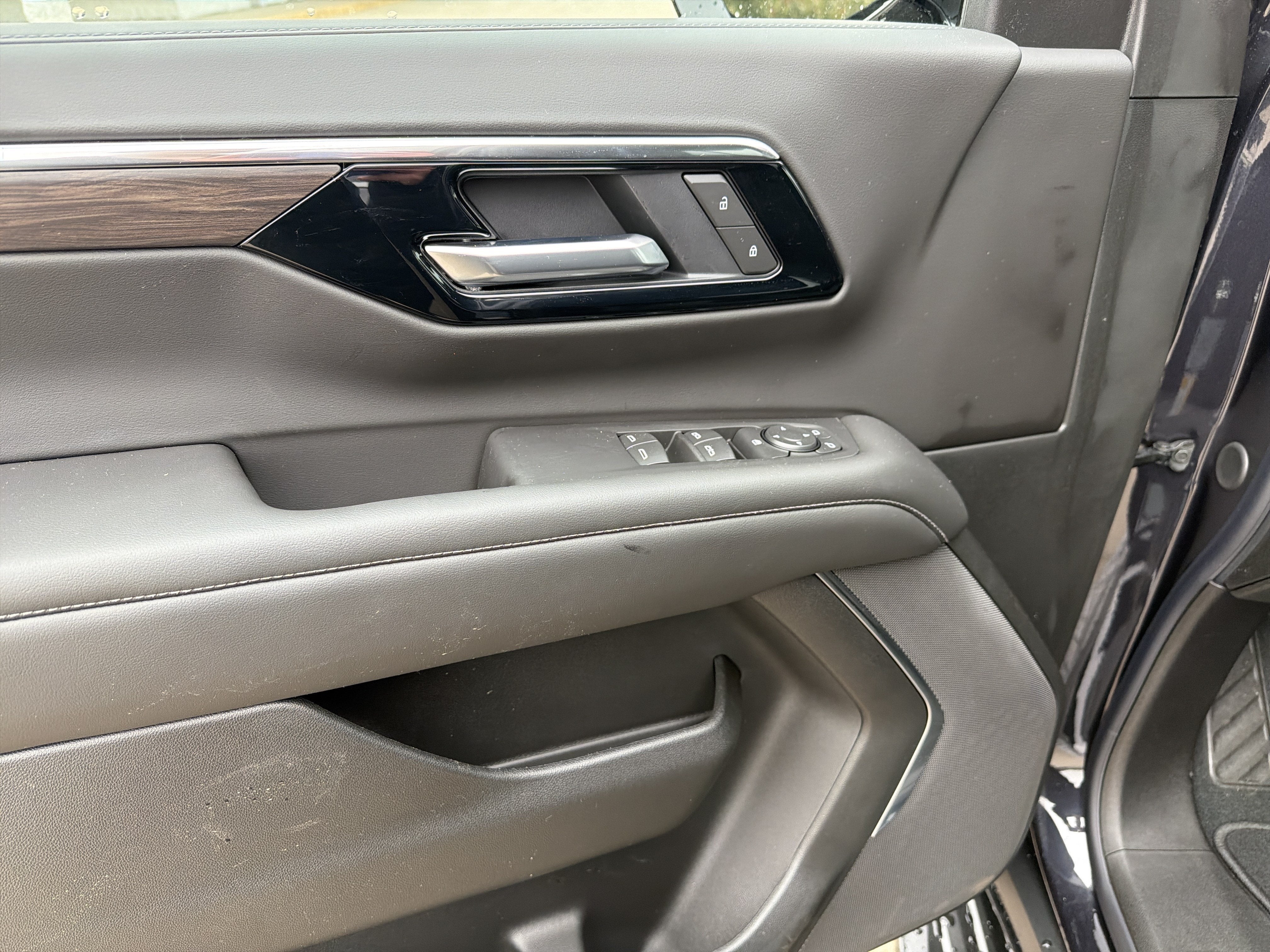 2027 Chevrolet Tahoe LS - Photo 14