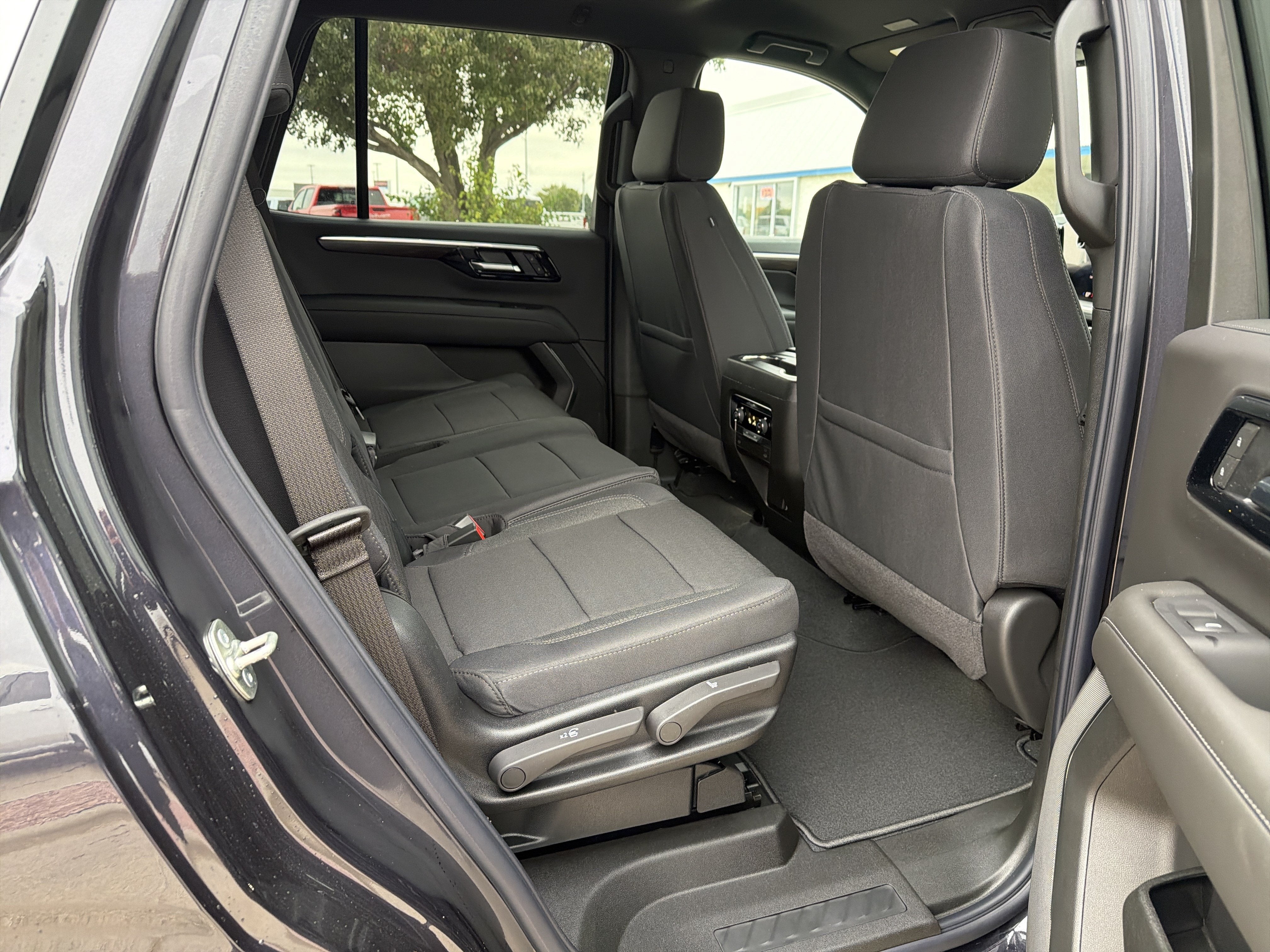 2027 Chevrolet Tahoe LS