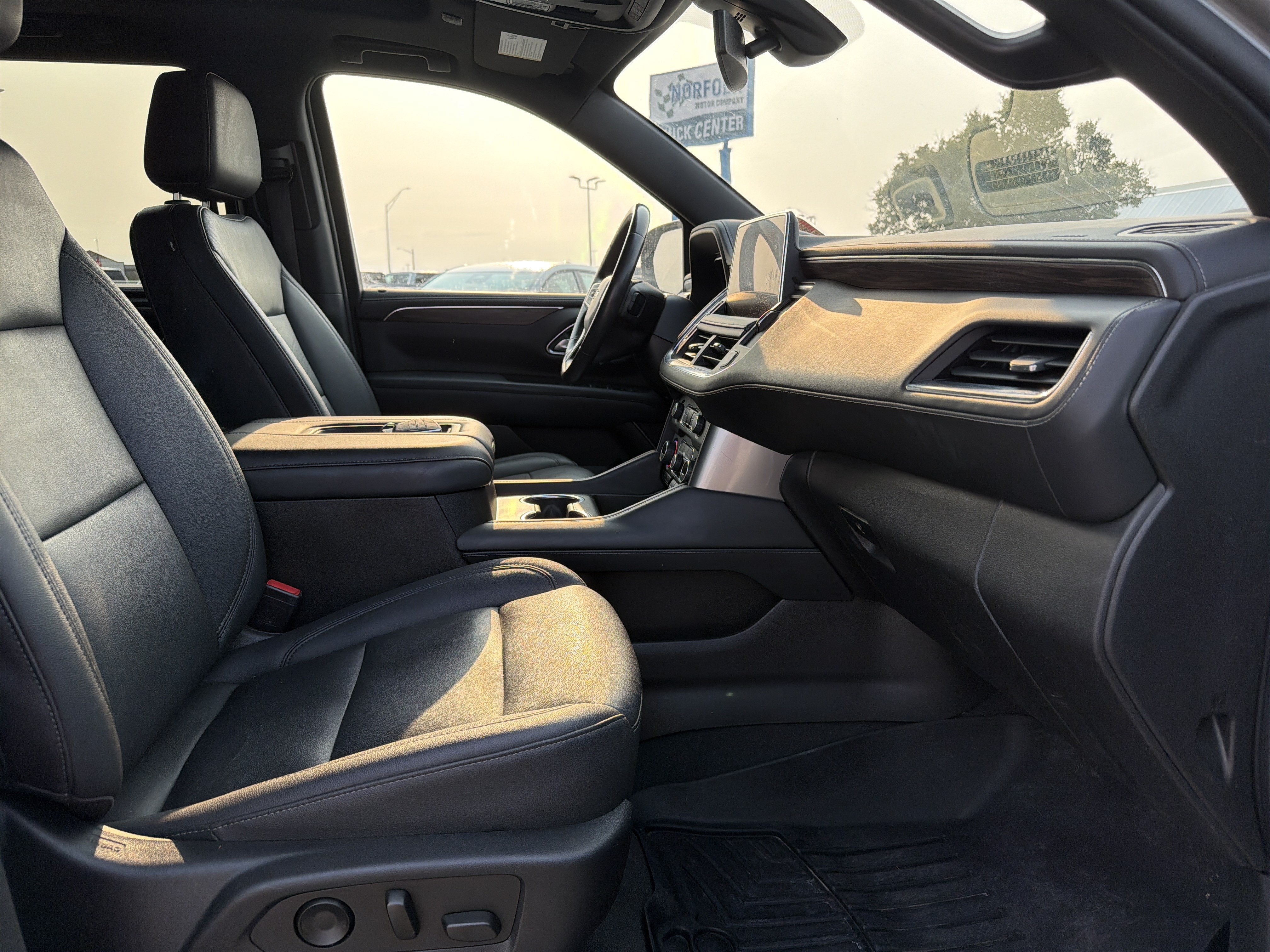 2022 Chevrolet Suburban LT