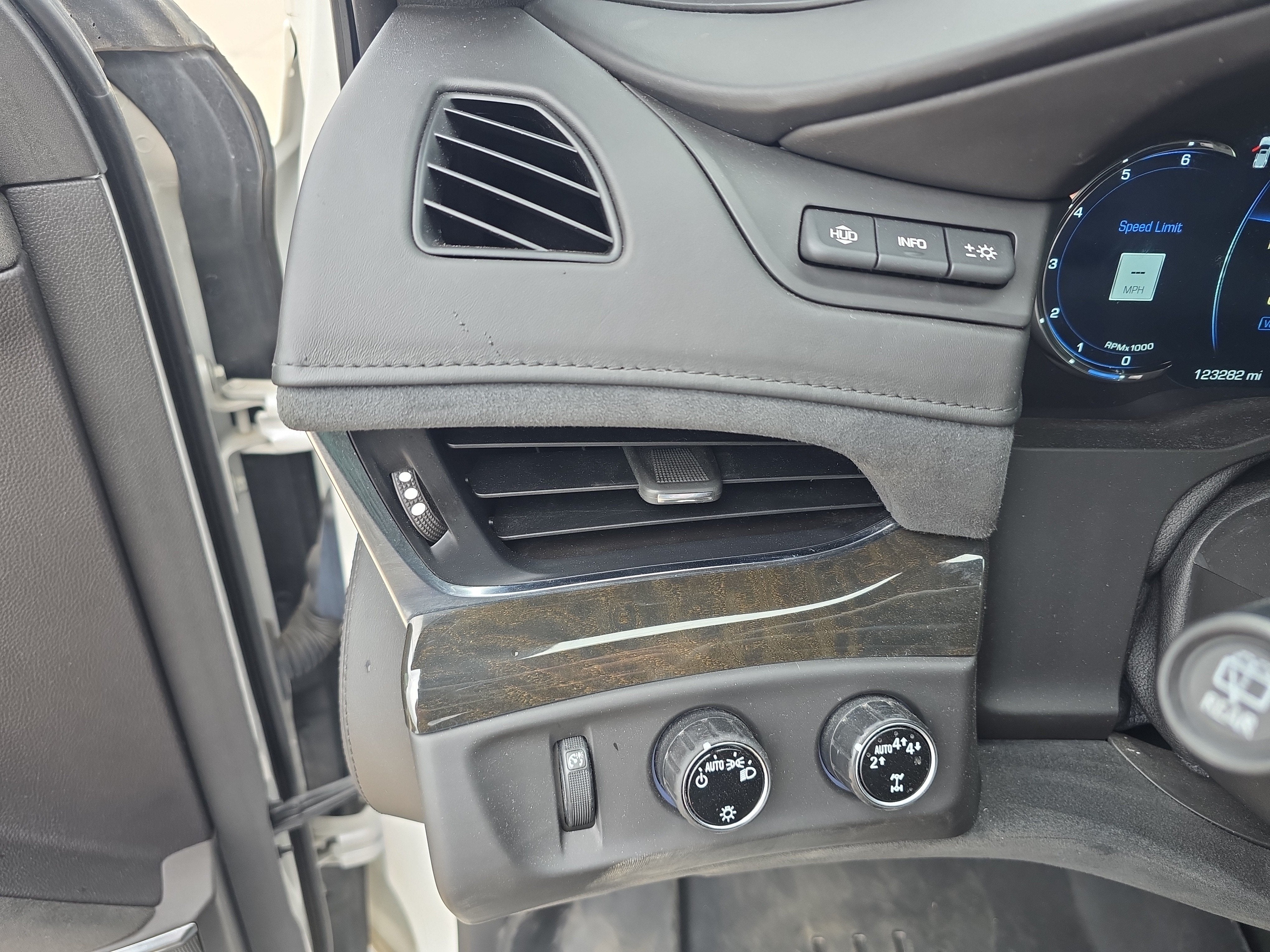 2017 Cadillac Escalade Platinum