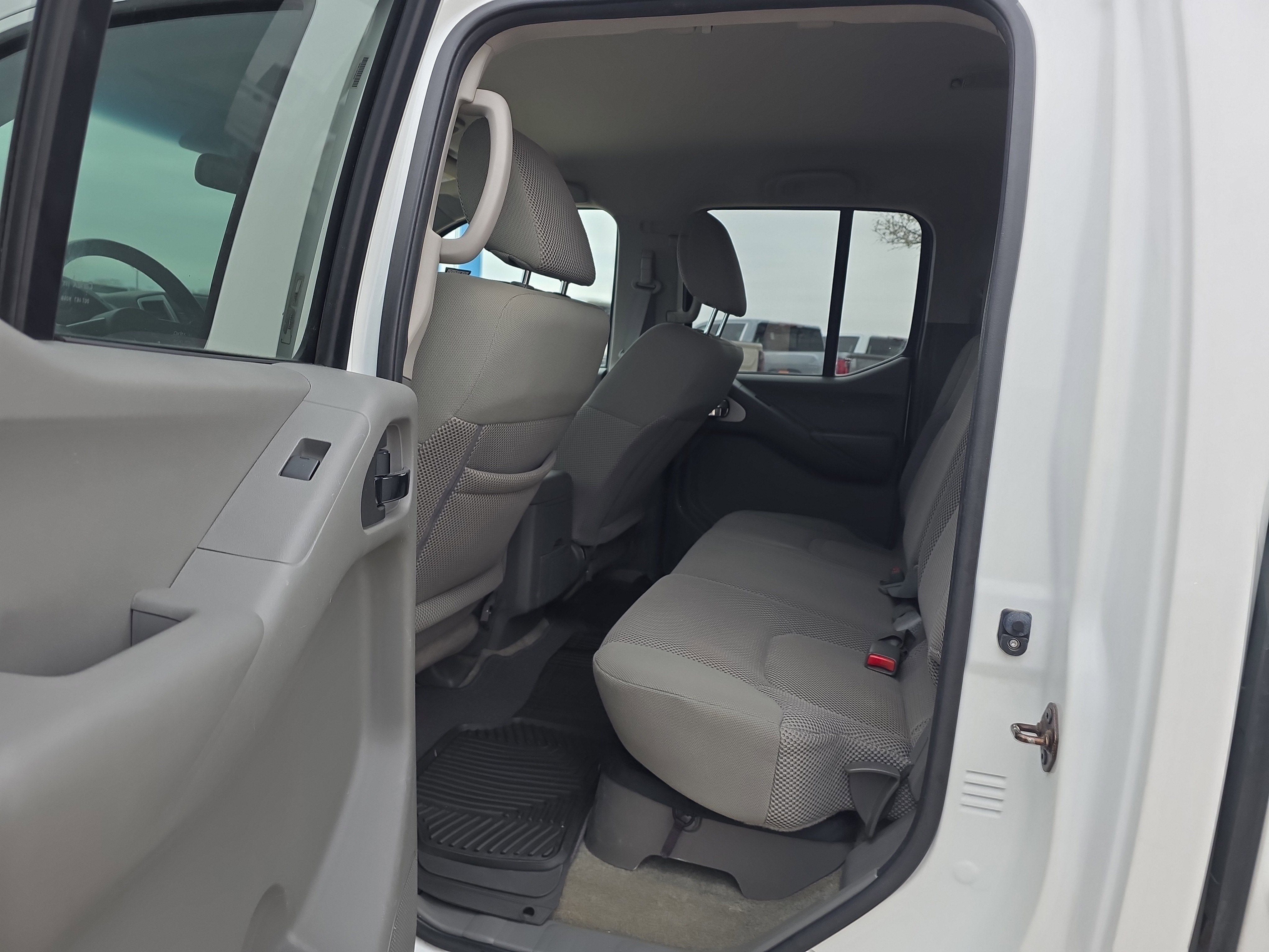 2015 Nissan Frontier SV