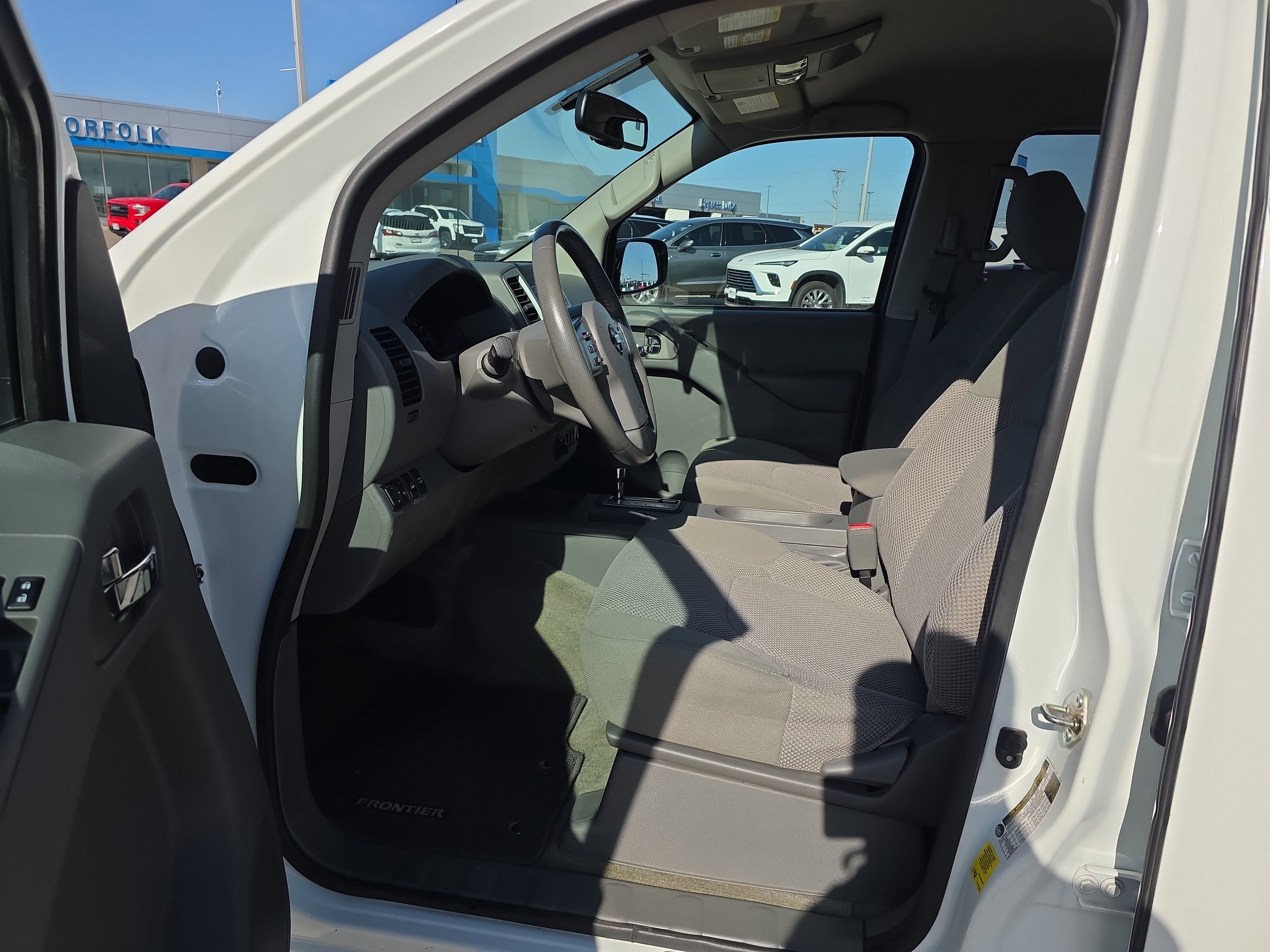 2017 Nissan Frontier SV