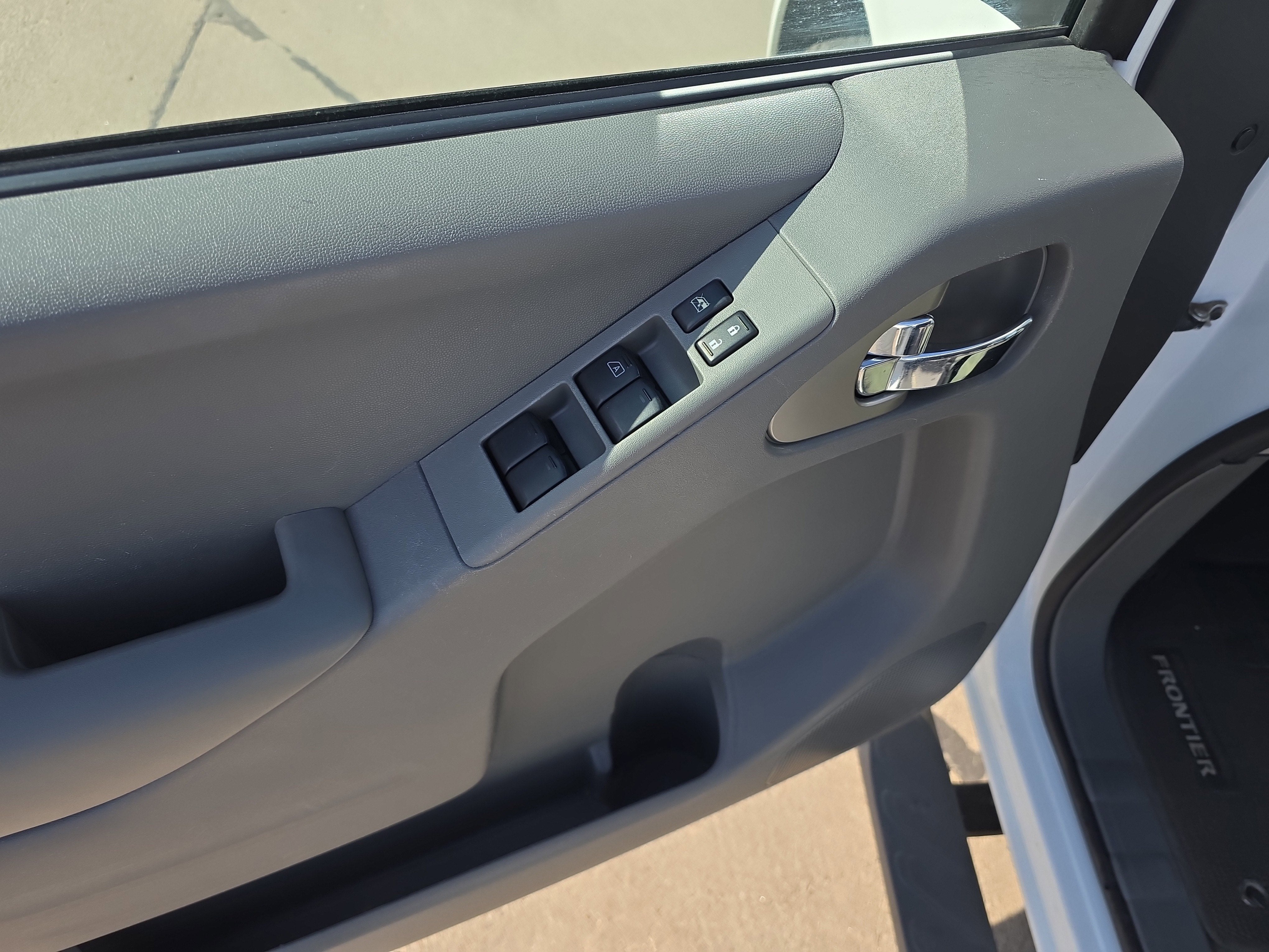 2017 Nissan Frontier SV