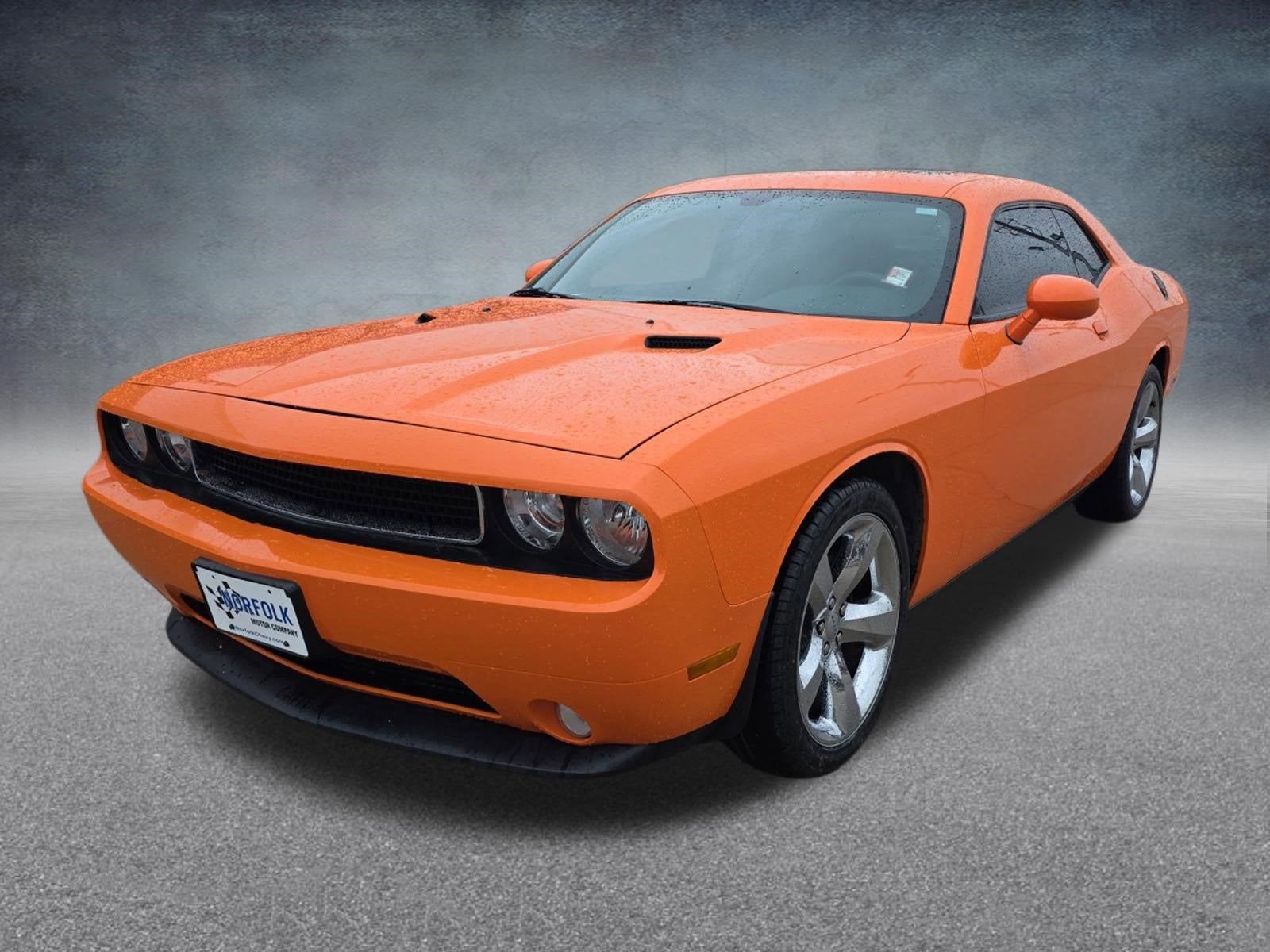 2014 Dodge Challenger SXT Plus's photo