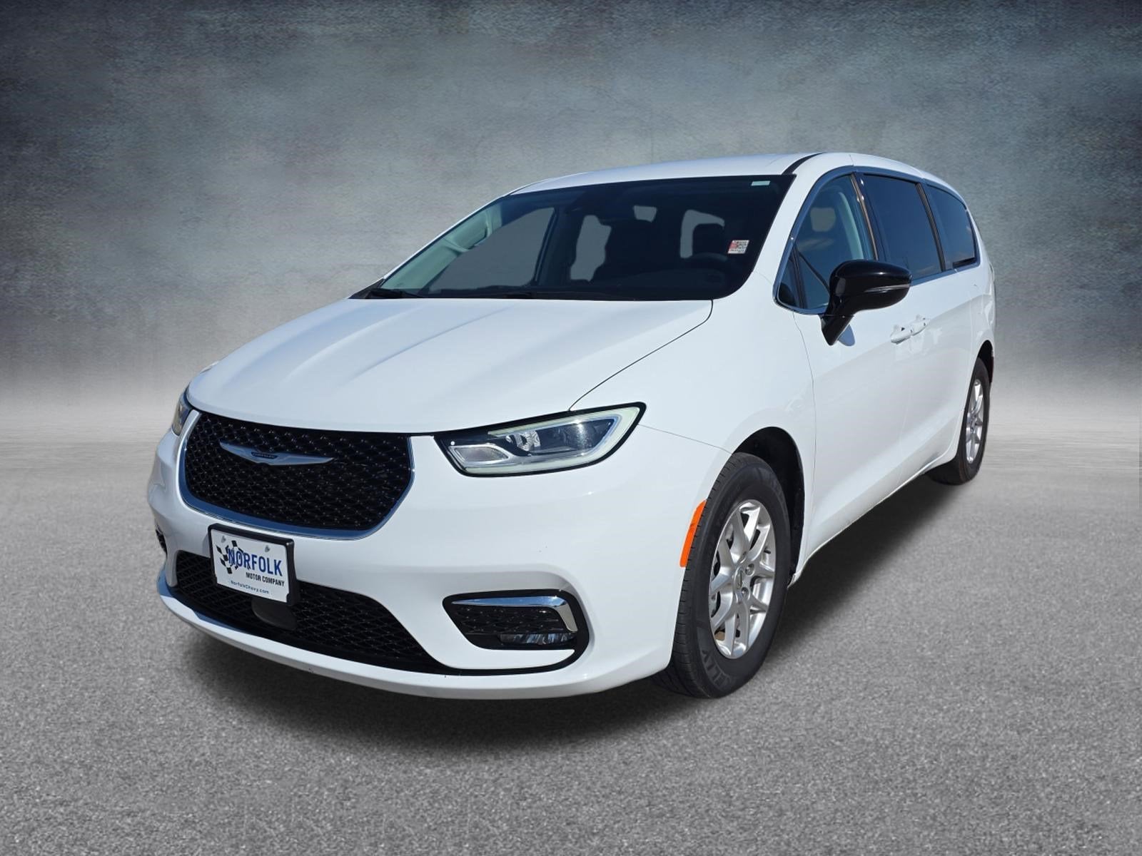 2024 Chrysler Pacifica Touring L's photo