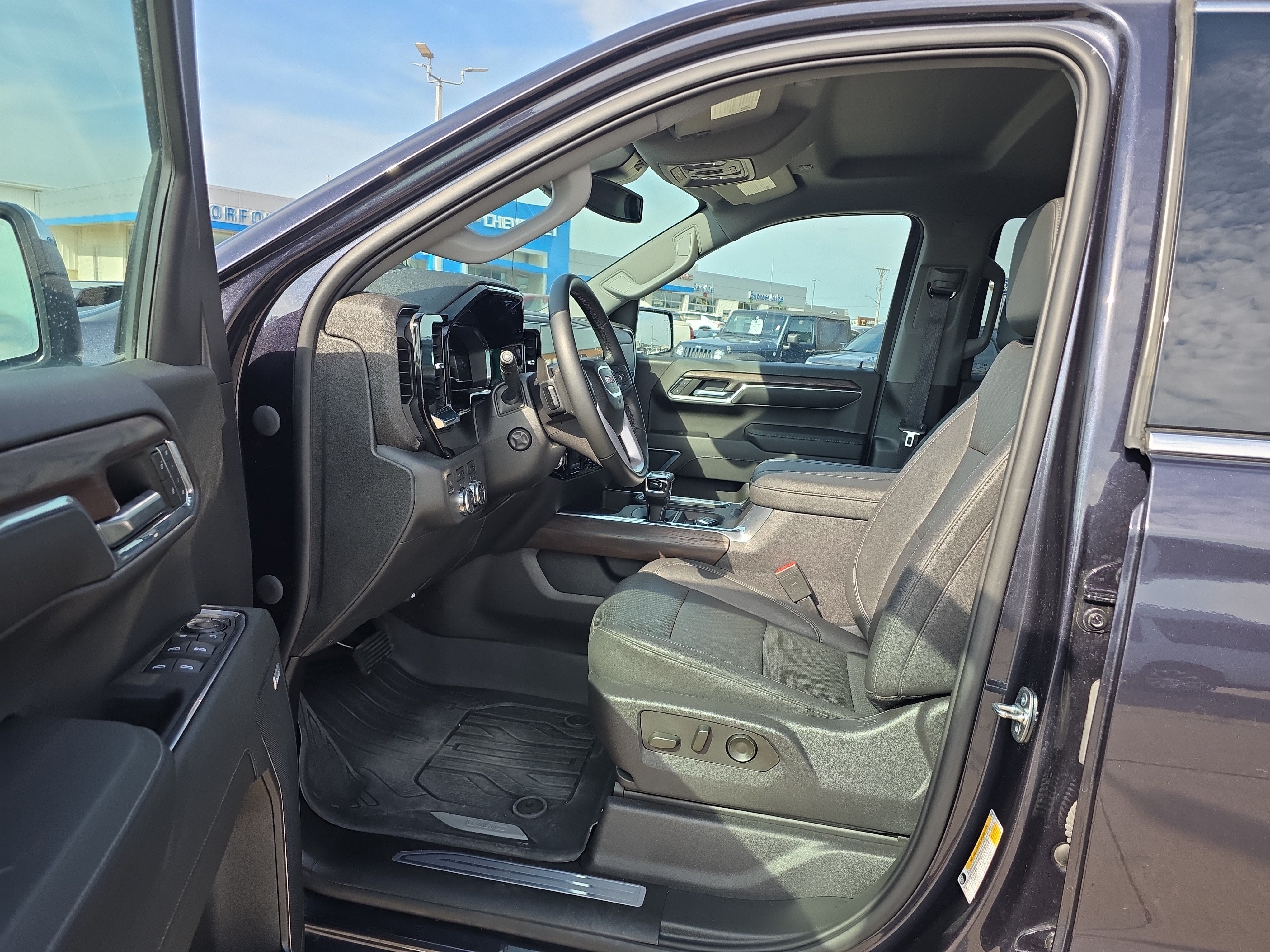2023 GMC Sierra 1500 SLT