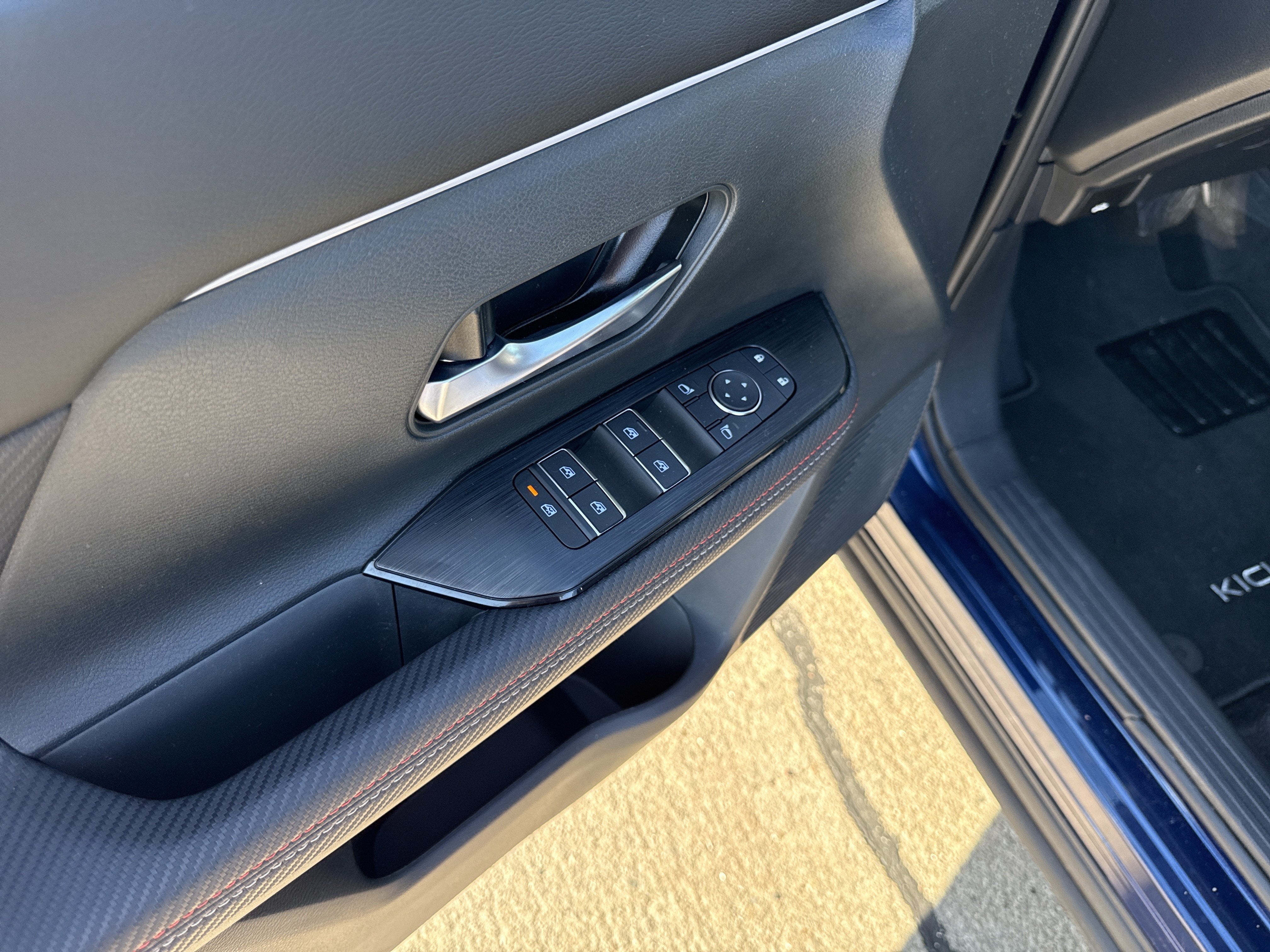 2025 Nissan Kicks SR Intelligent AWD